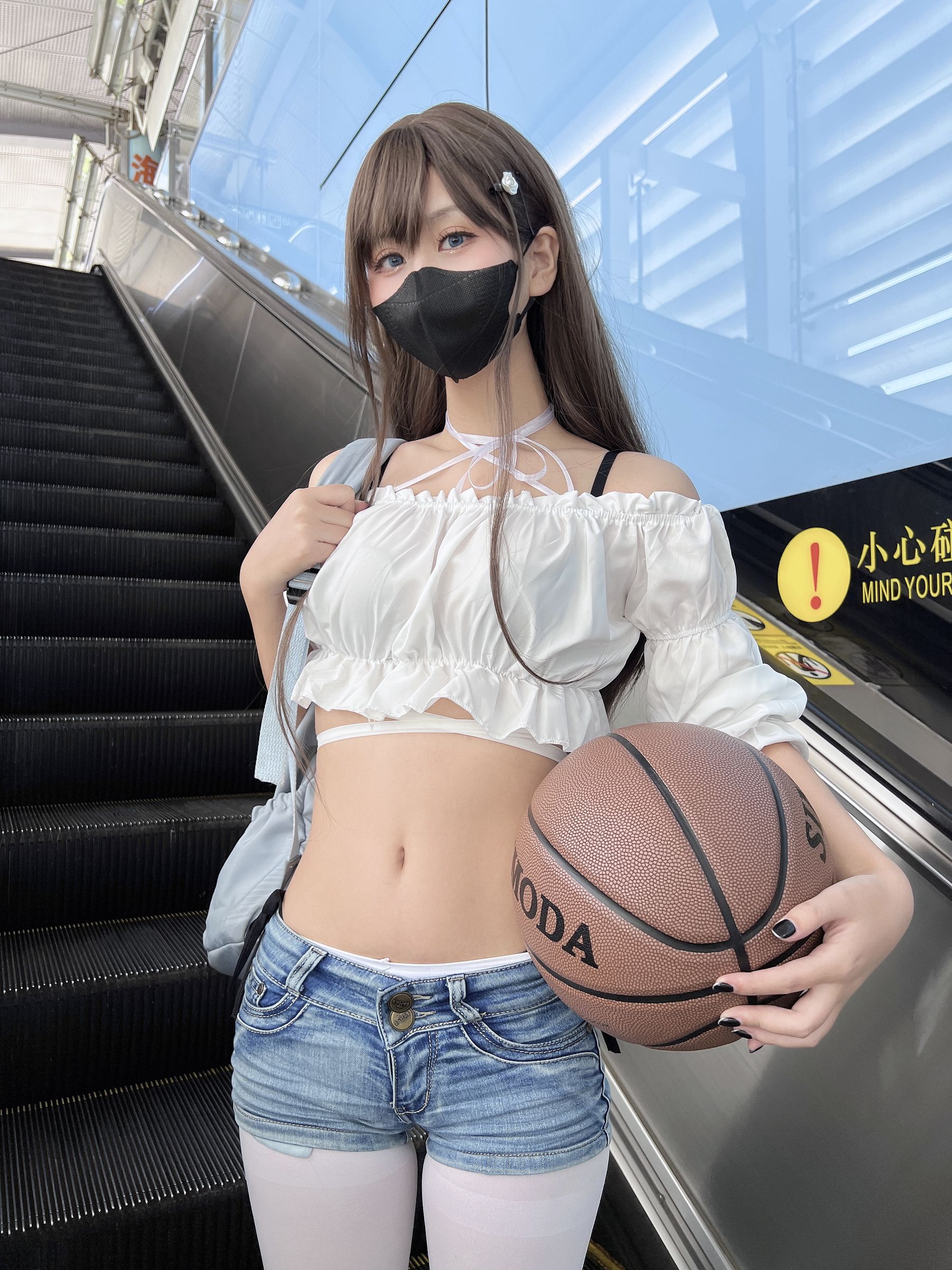 [福利COS] 阳光美少女萌芽儿o0 - 邻家小恶魔
