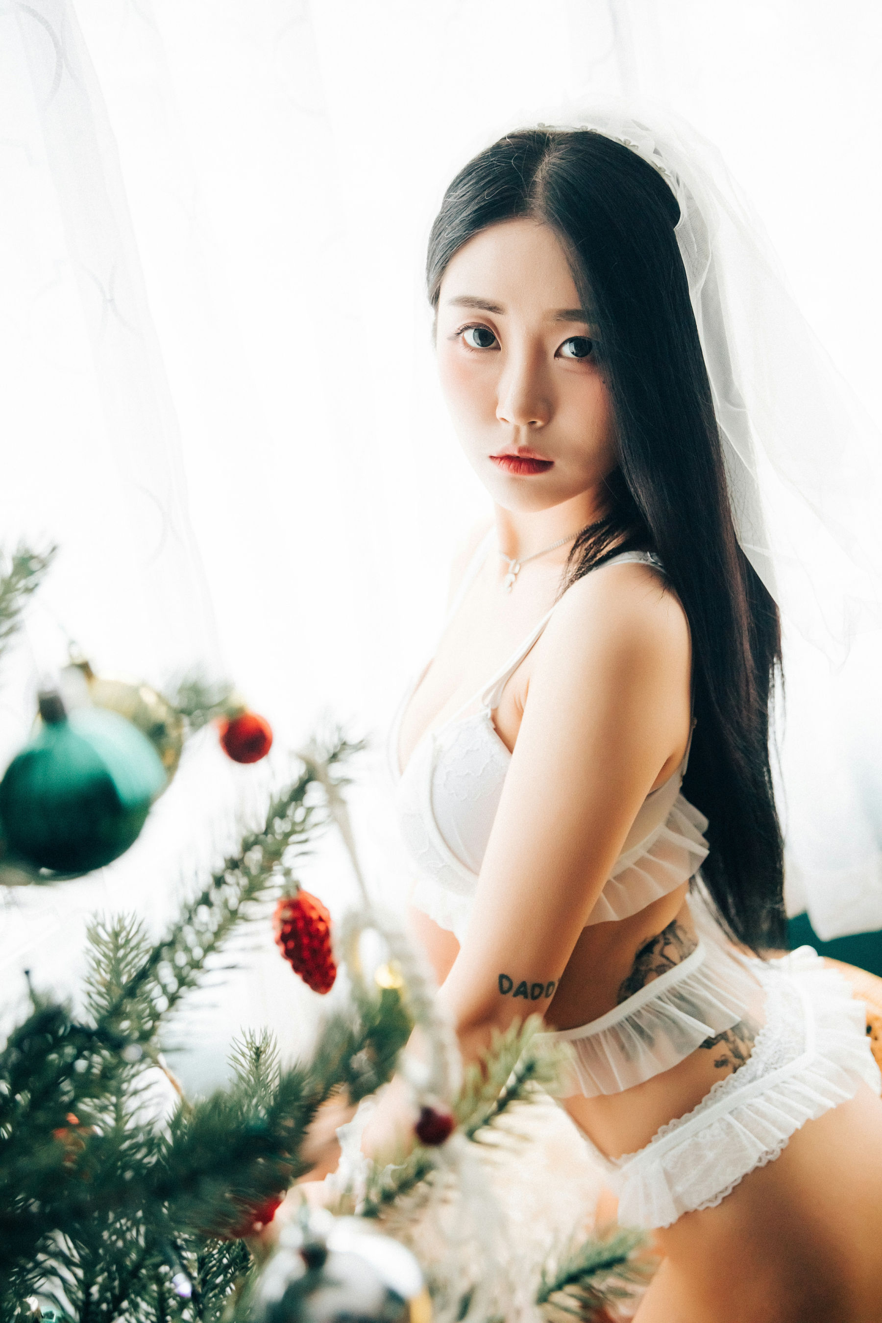 [LOOZY]  Bomi - Holiday