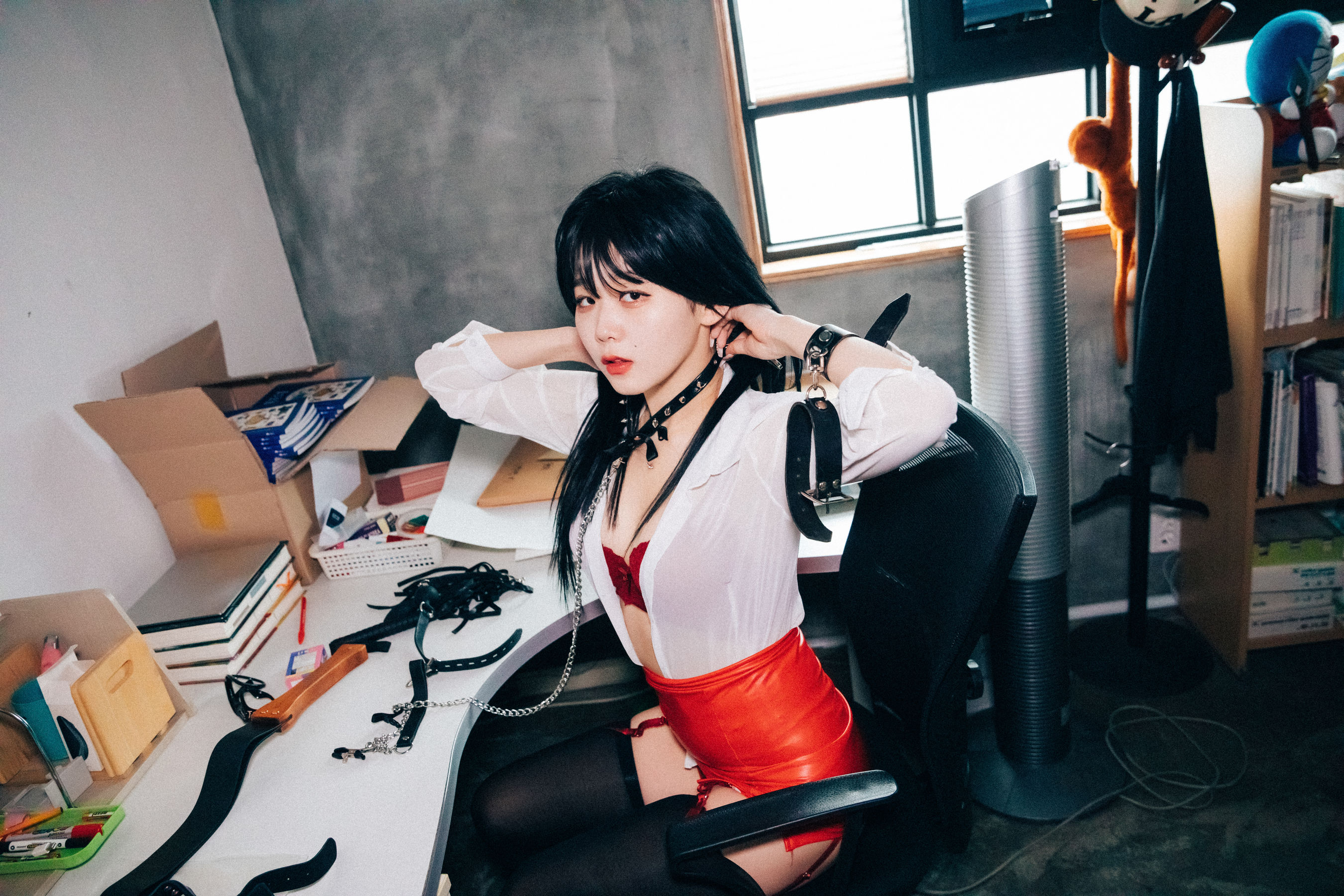 [LOOZY]  Zia - Office slave