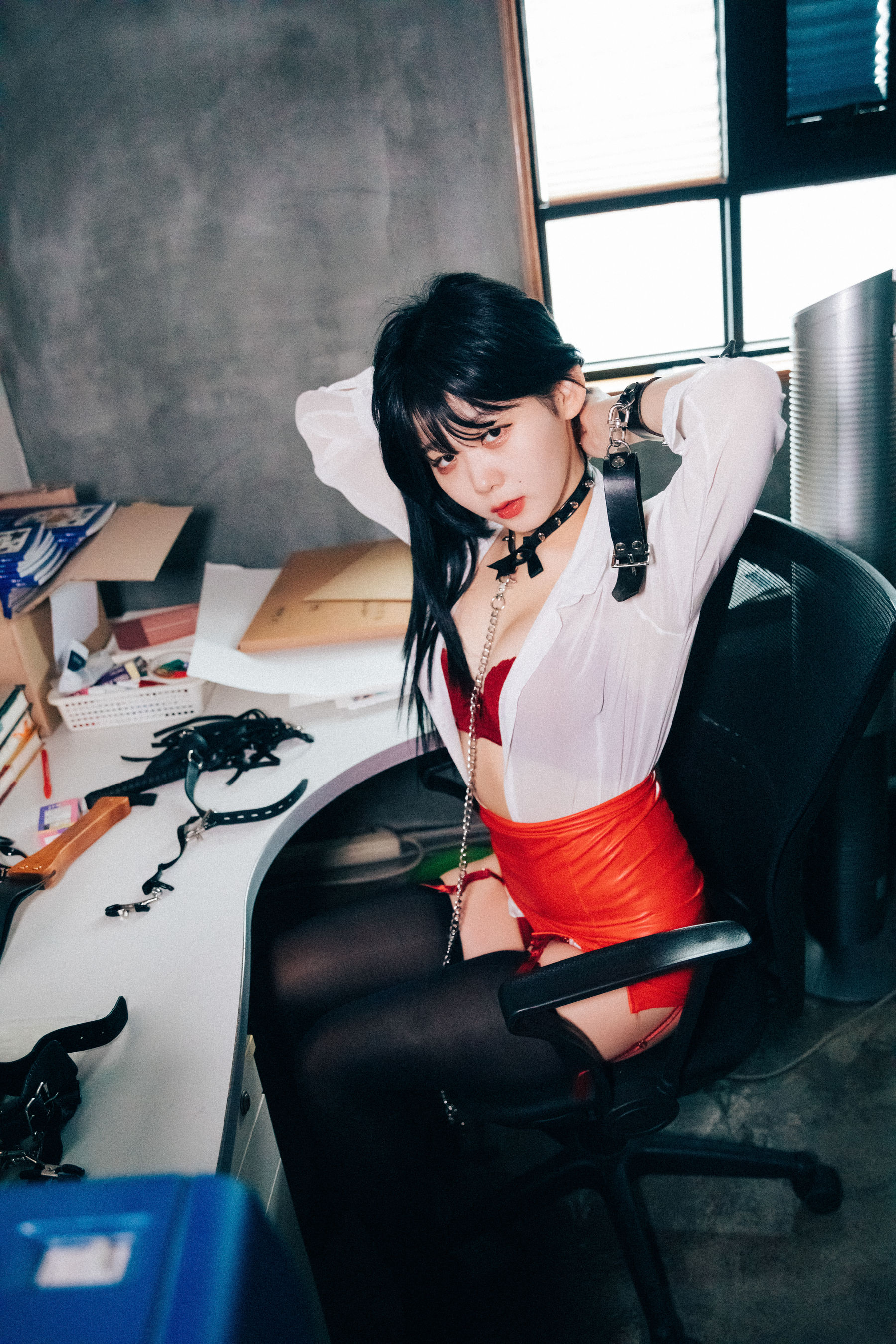 [LOOZY]  Zia - Office slave