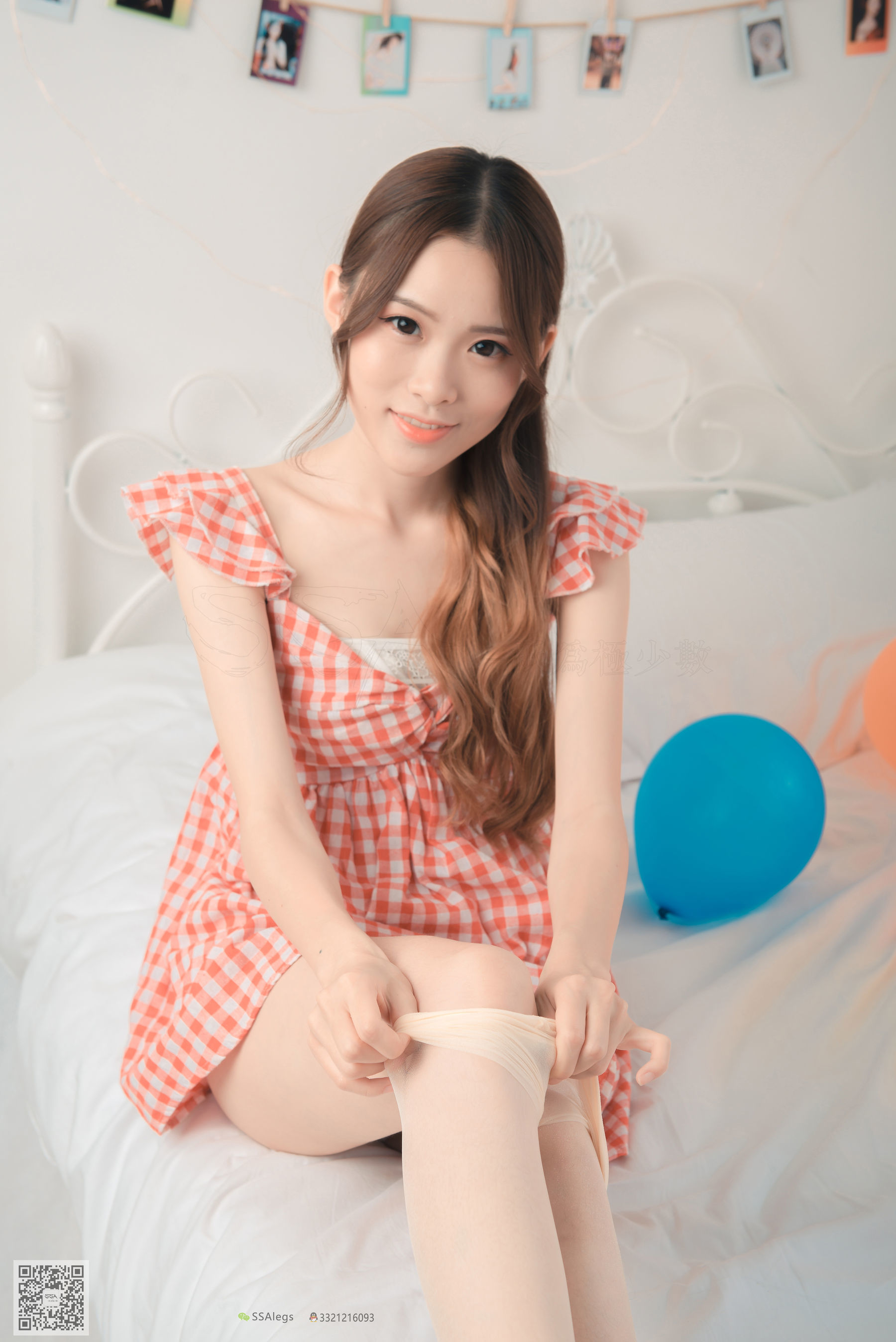 [SSA丝社]超清写真 No.014 小琪琪 闪光开裆丝袜的另一种演绎