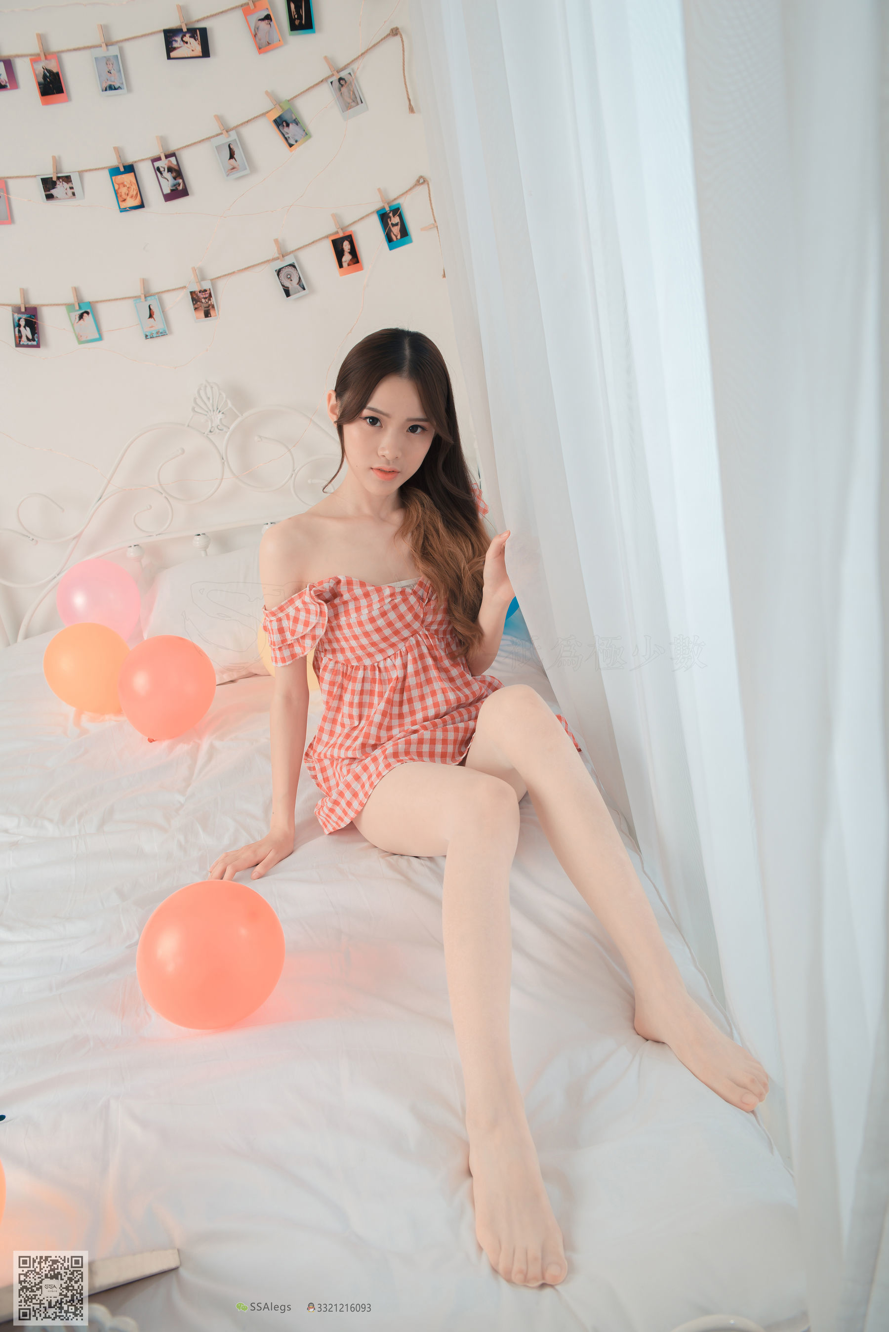 [SSA丝社]超清写真 No.014 小琪琪 闪光开裆丝袜的另一种演绎
