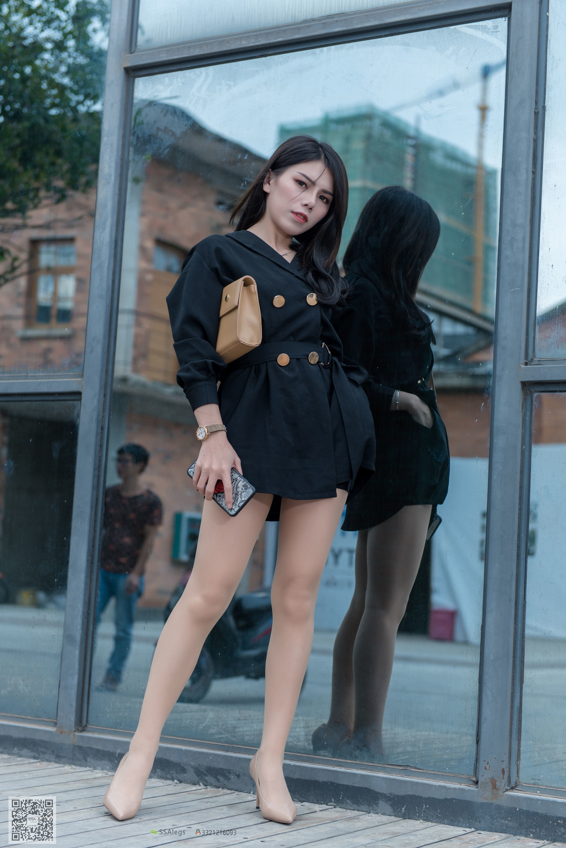[SSA丝社]超清写真 No.024 高冷混血女王芷沫 肉丝街拍