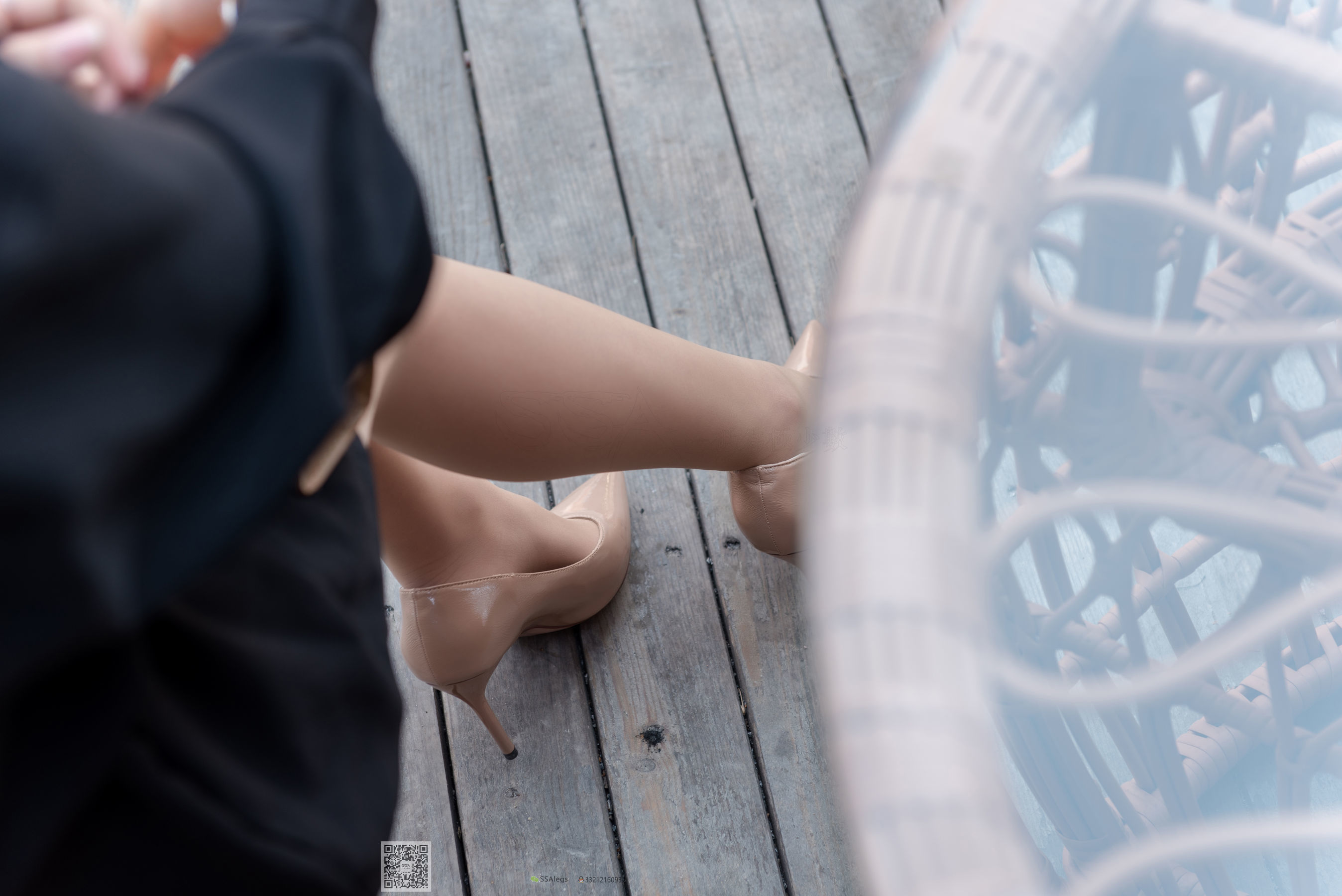 [SSA丝社]超清写真 No.024 高冷混血女王芷沫 肉丝街拍