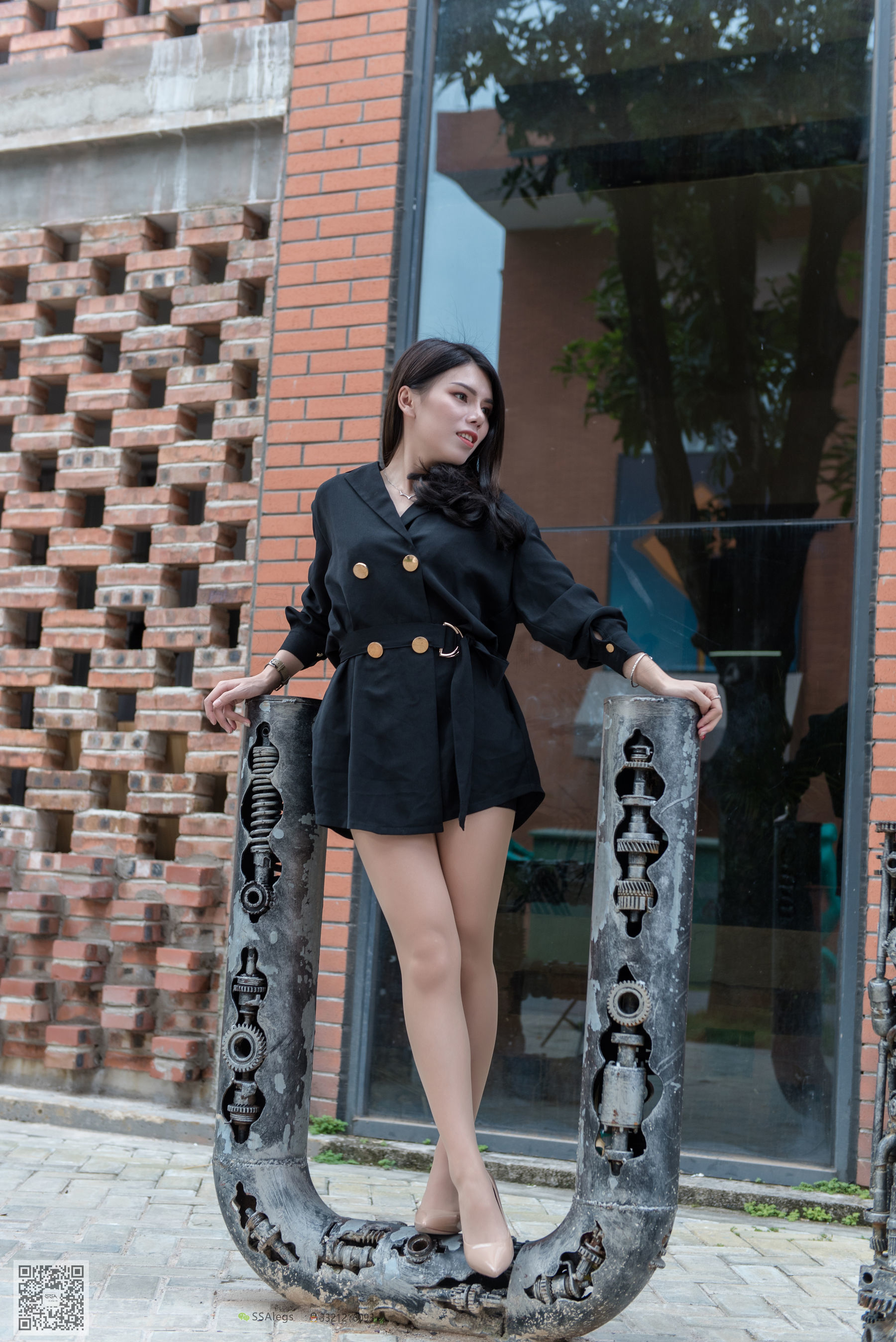 [SSA丝社]超清写真 No.024 高冷混血女王芷沫 肉丝街拍