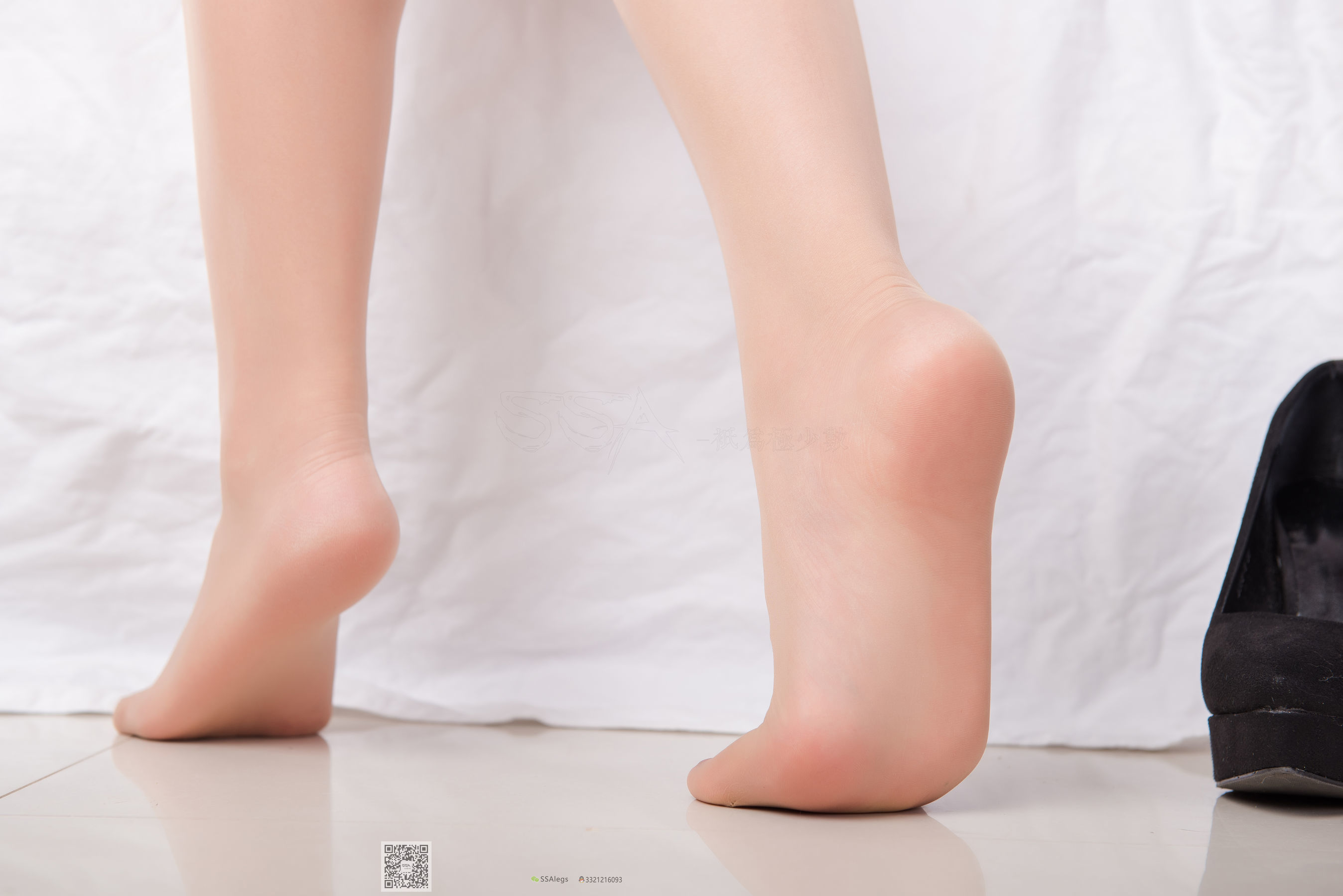[SSA丝社]超清写真 No.026 芷沫 油亮咖啡色丝袜的初体验