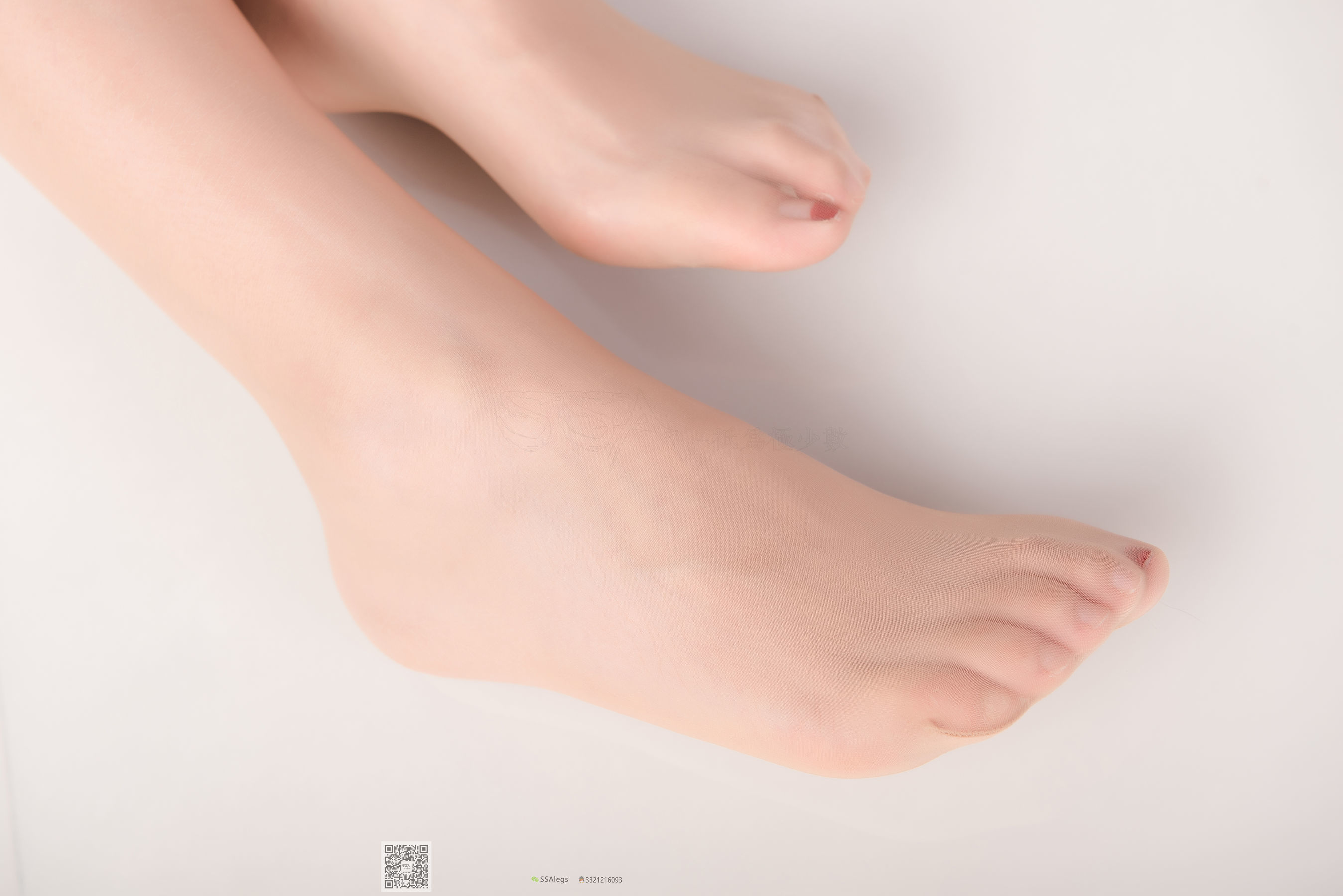 [SSA丝社]超清写真 No.026 芷沫 油亮咖啡色丝袜的初体验