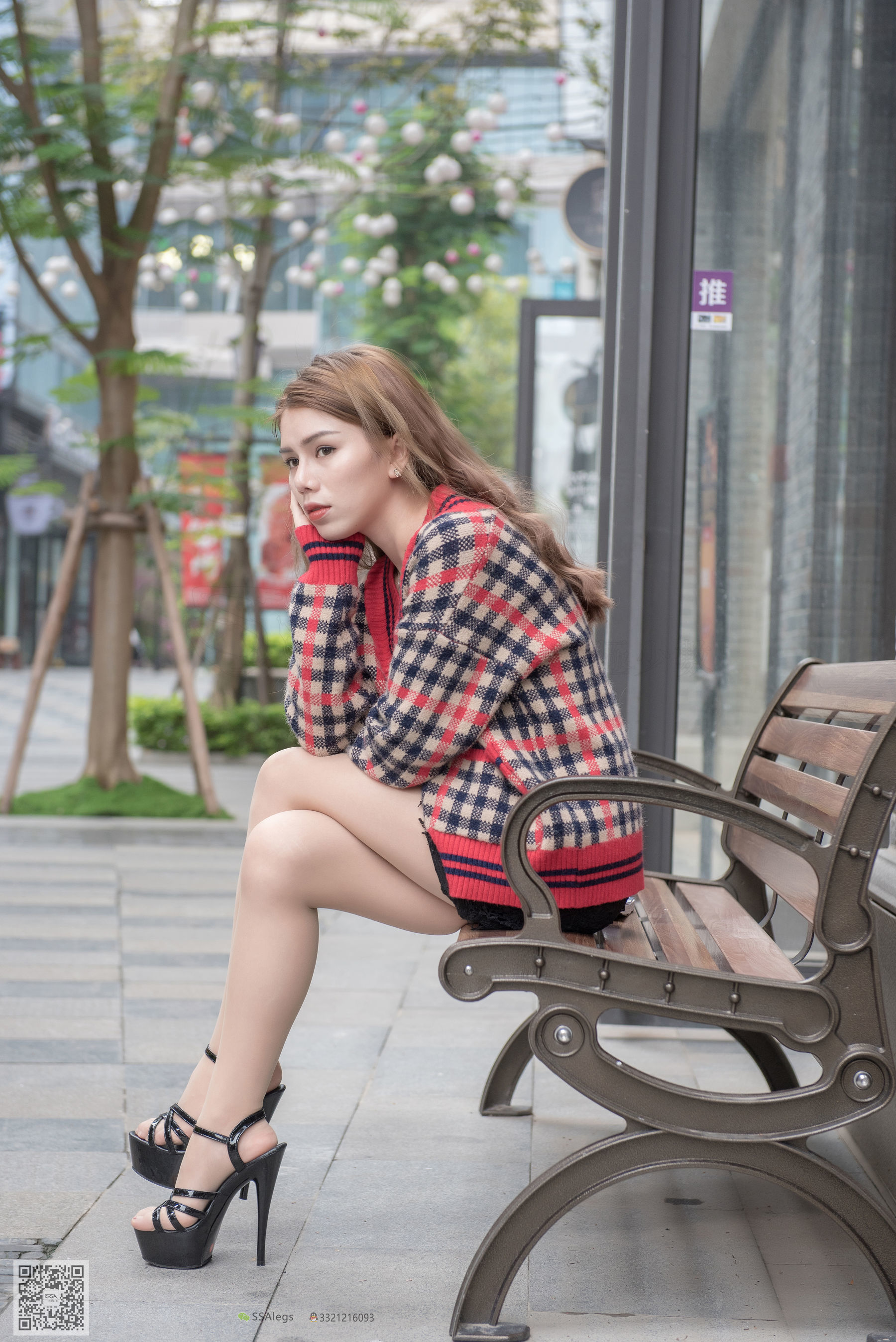 [SSA丝社]超清写真 No.030 混血美女芷沫 街拍肉色丝袜