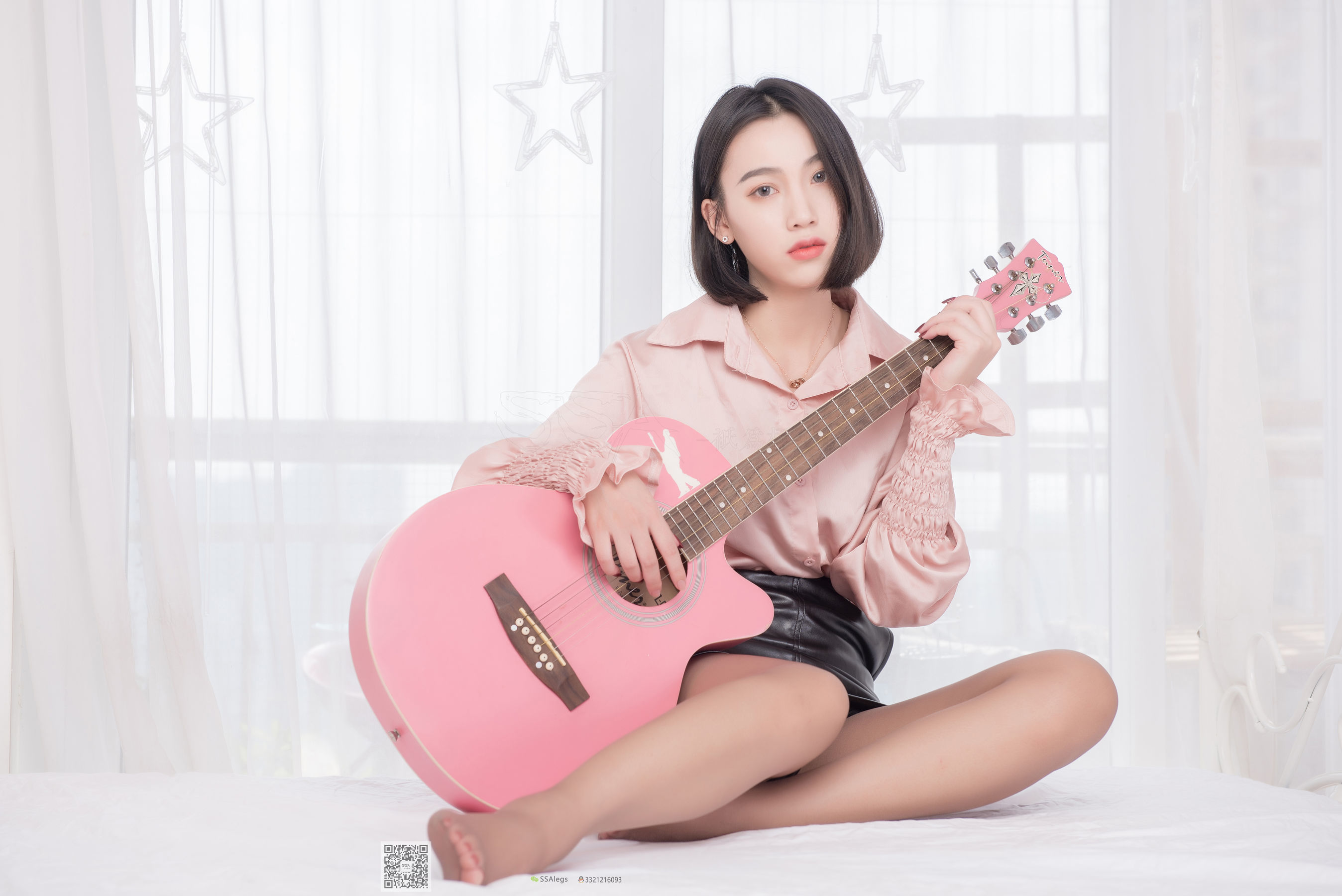 [SSA丝社]超清写真 No.034 大大 咖啡丝完美腿部曲线