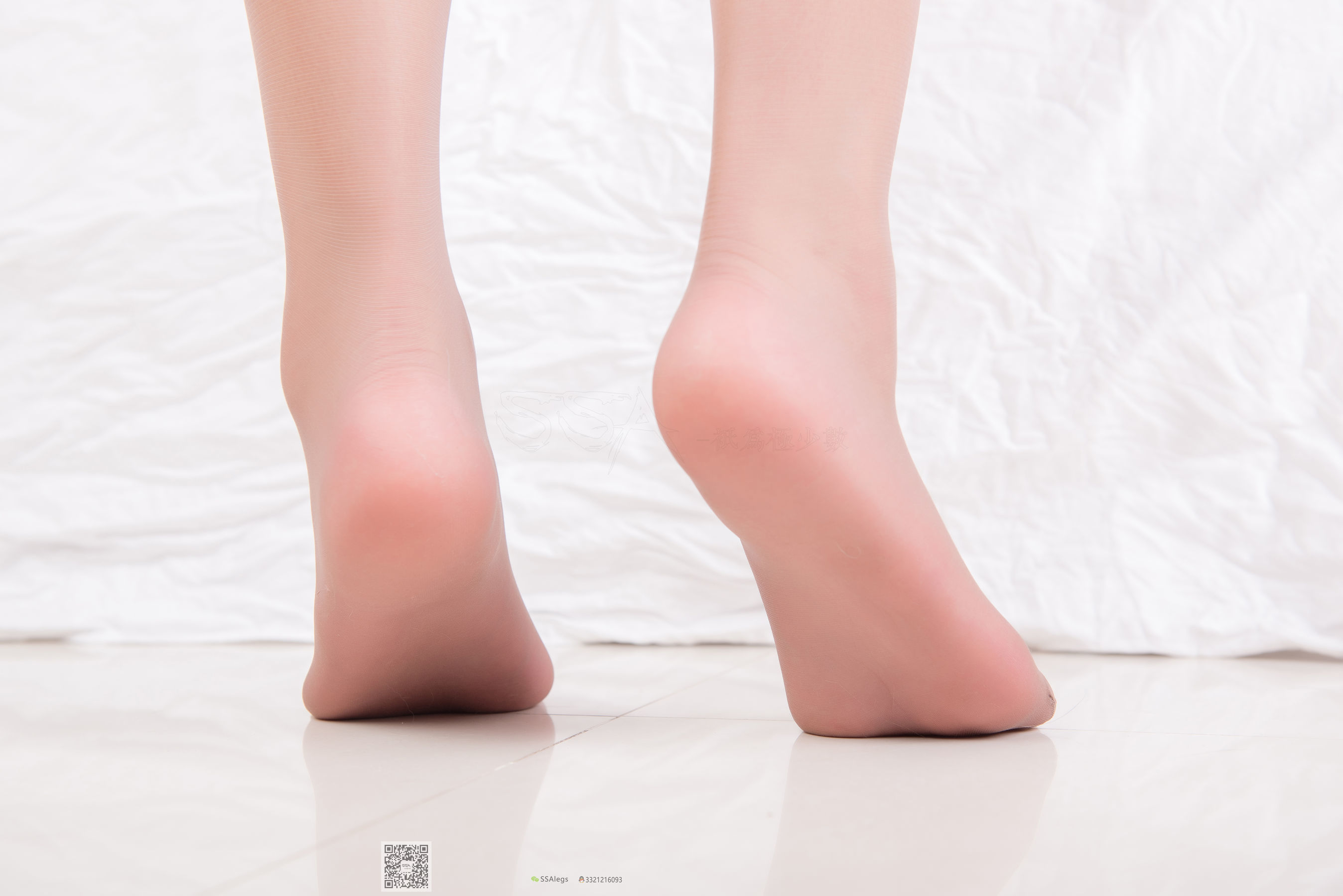 [SSA丝社]超清写真 No.034 大大 咖啡丝完美腿部曲线