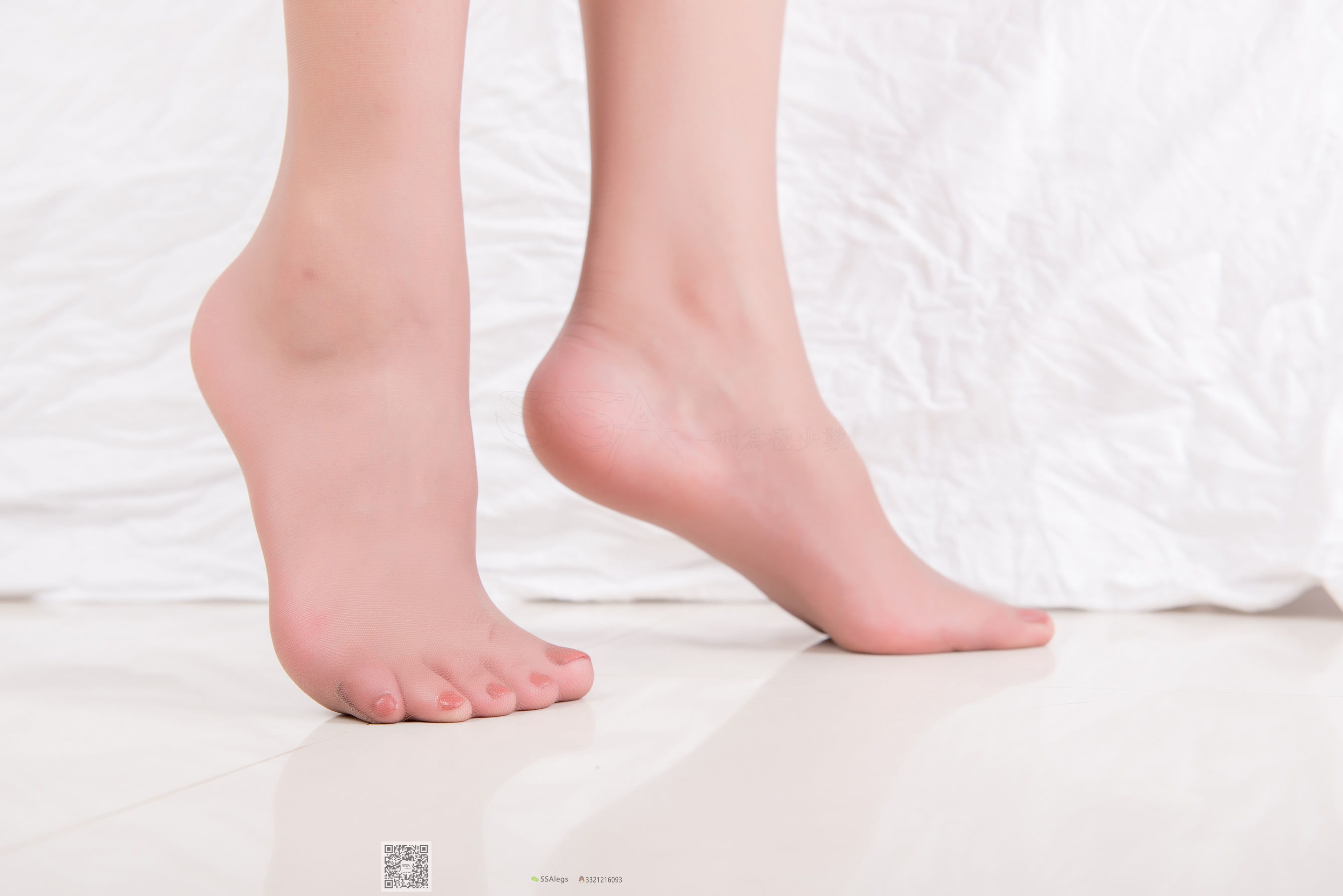 [SSA丝社]超清写真 No.034 大大 咖啡丝完美腿部曲线