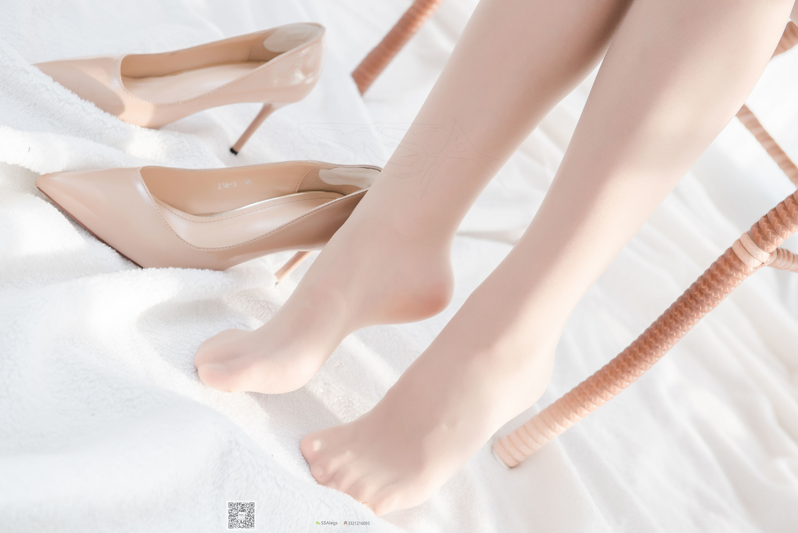 [SSA丝社]超清写真 No.046 芷沫 阳光下的混血美女同事