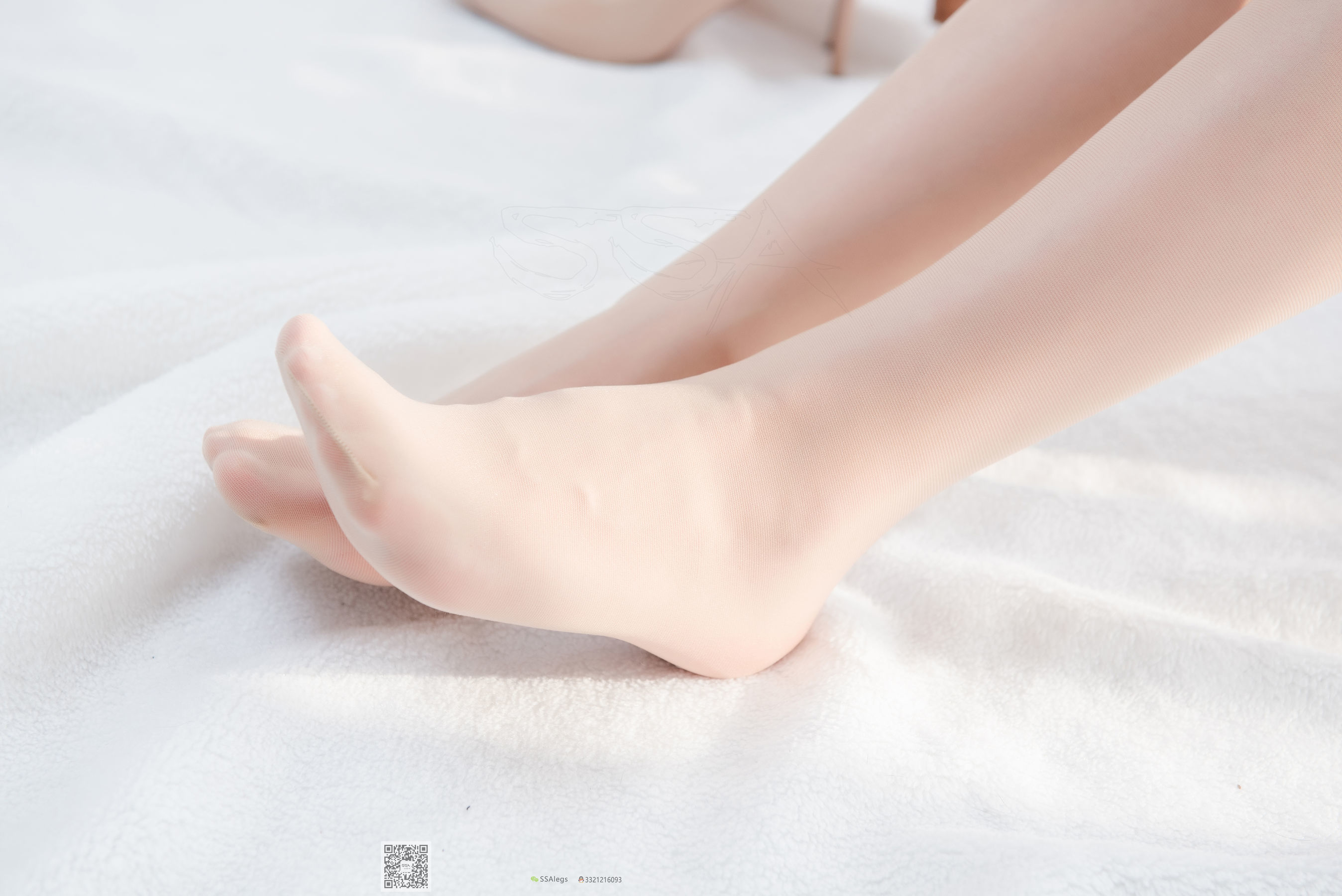 [SSA丝社]超清写真 No.046 芷沫 阳光下的混血美女同事