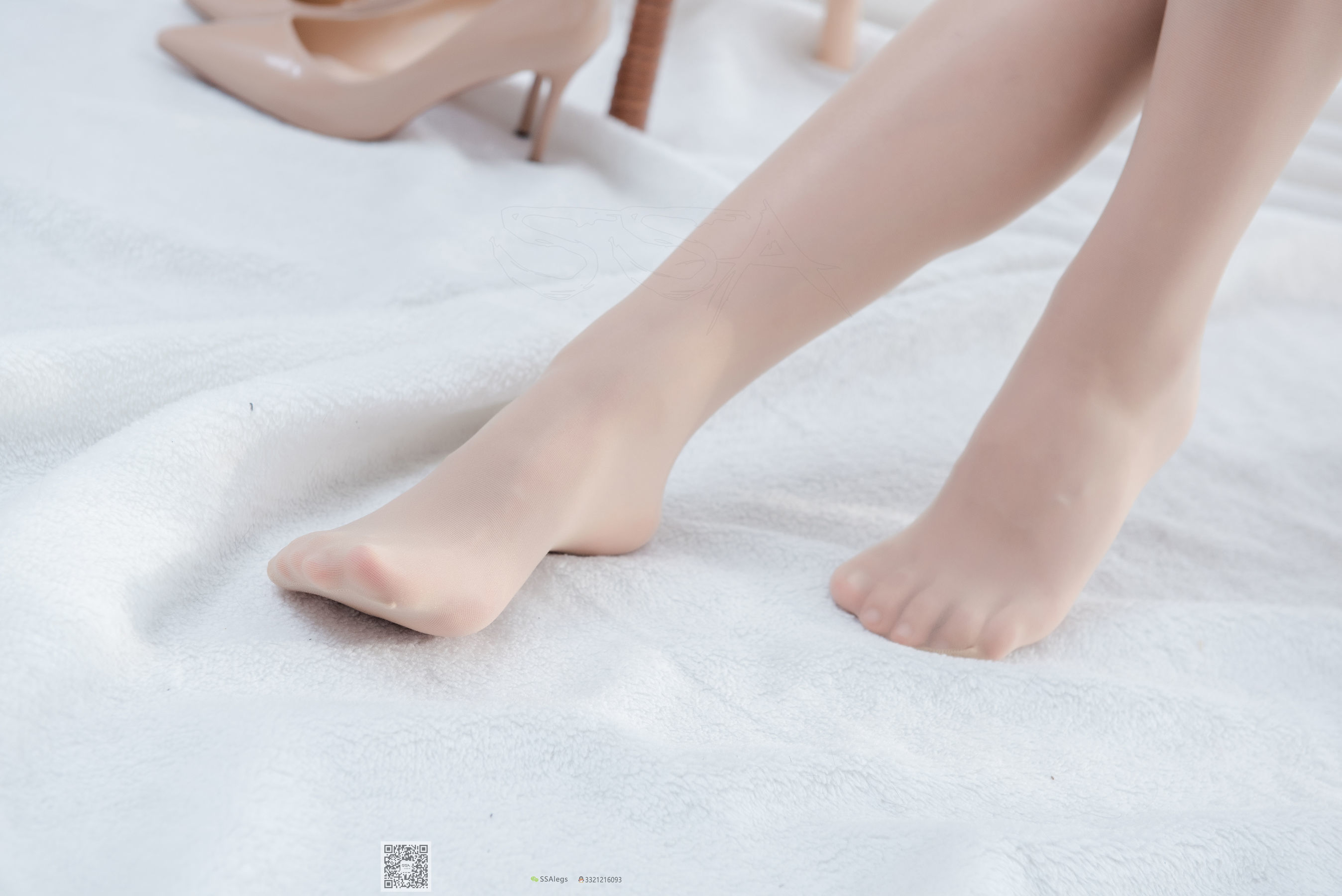 [SSA丝社]超清写真 No.046 芷沫 阳光下的混血美女同事