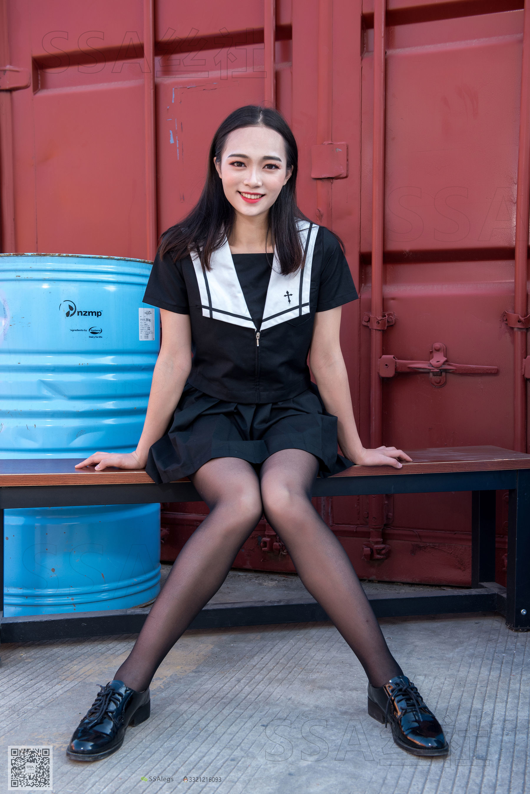 [SSA丝社]超清写真 No.049 笑容甜美小凤 逛街回家沙发小憩