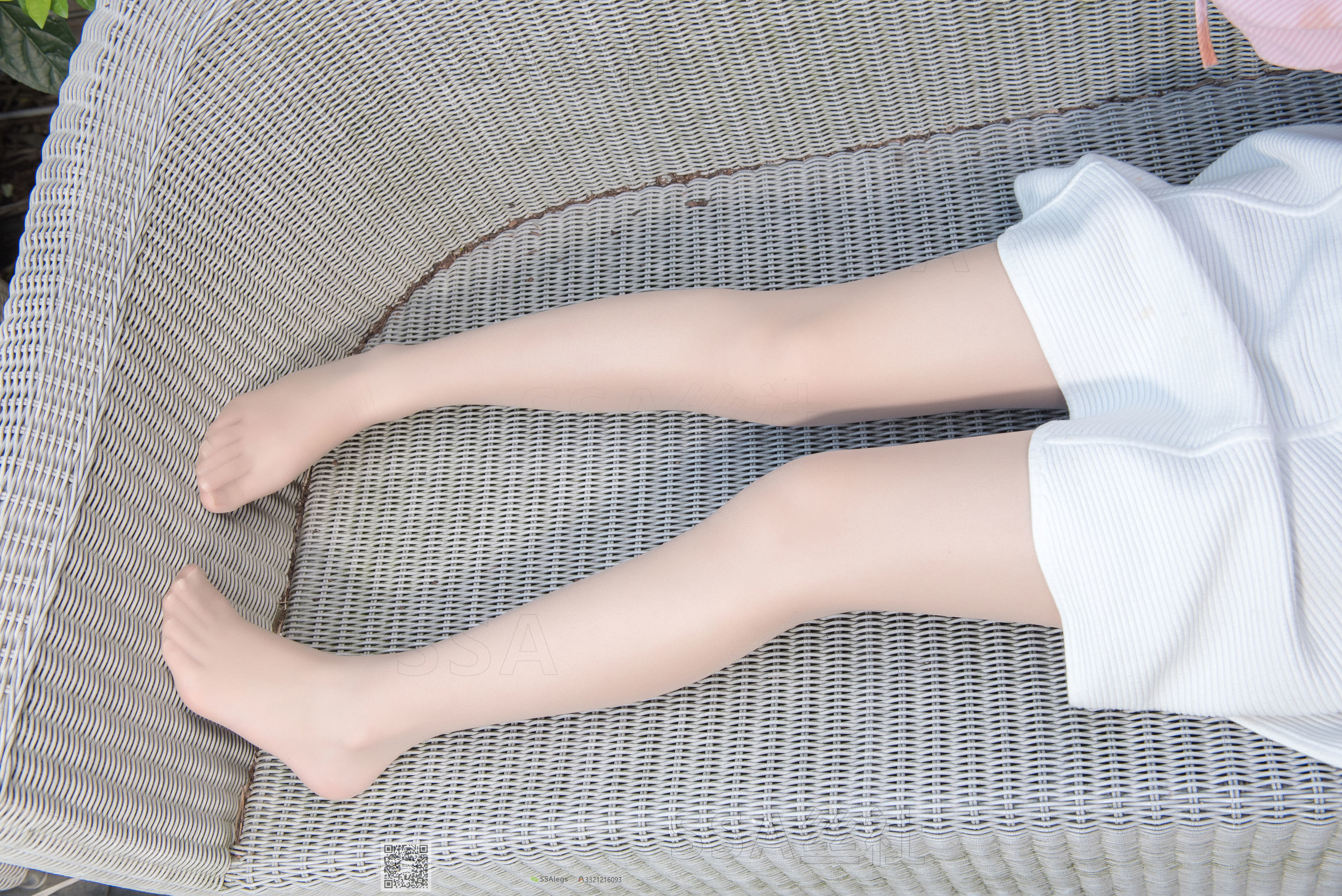 [SSA丝社]超清写真 No.052 西西 街拍小白裙