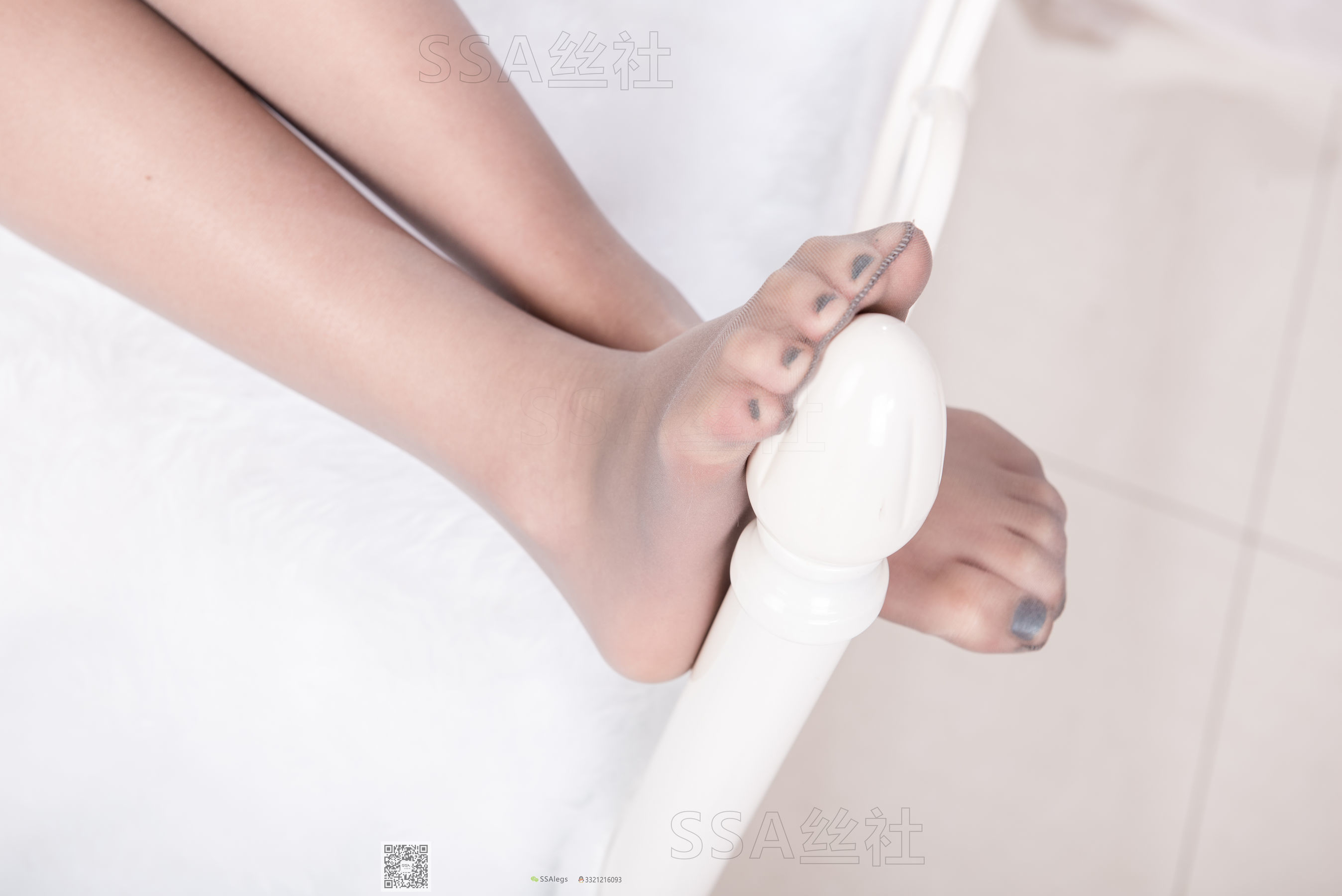 [SSA丝社]超清写真 No.075 小师妹佳佳 大玩偶
