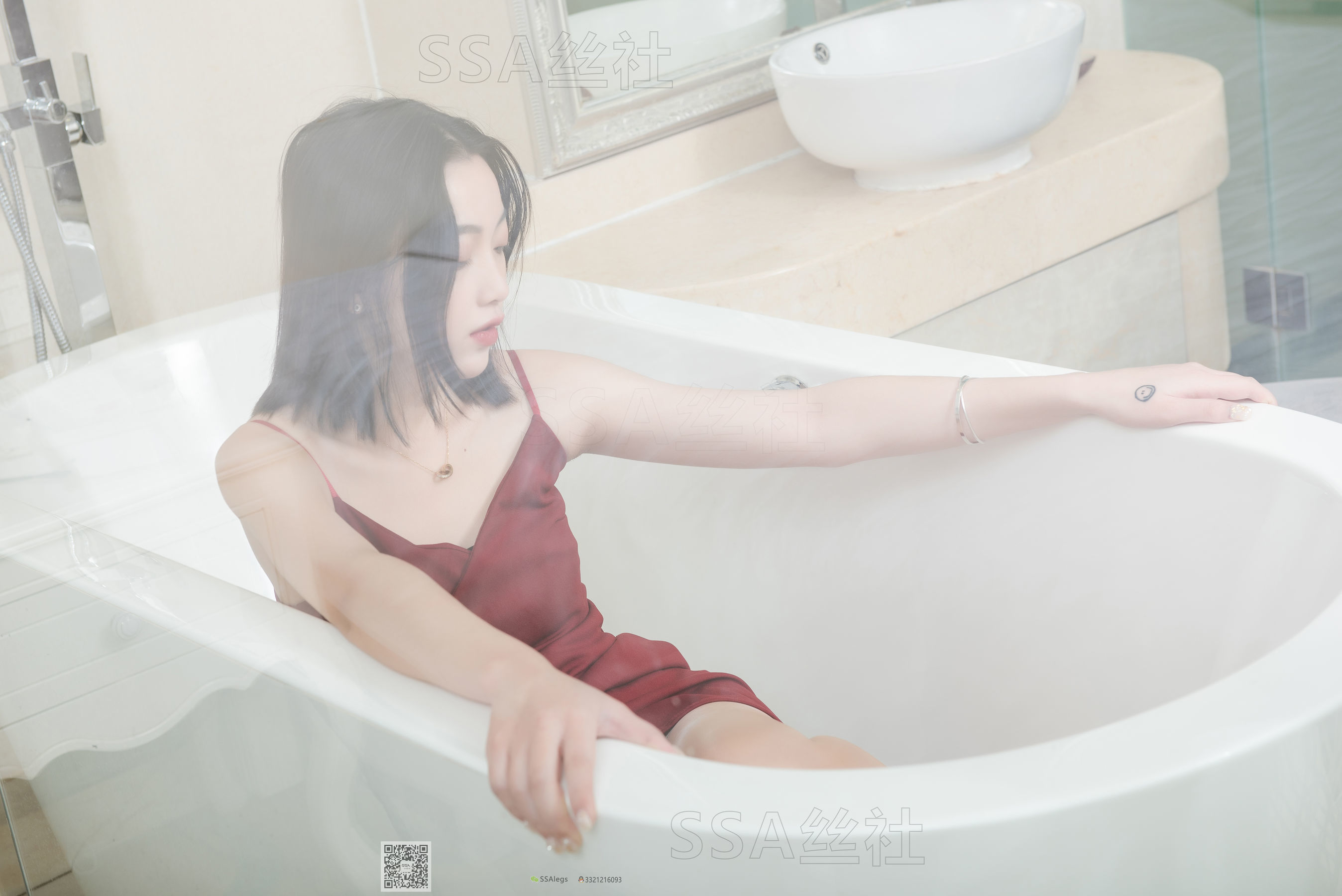 [SSA丝社]超清写真 No.080 大大 浴室迷情肉色油亮丝袜