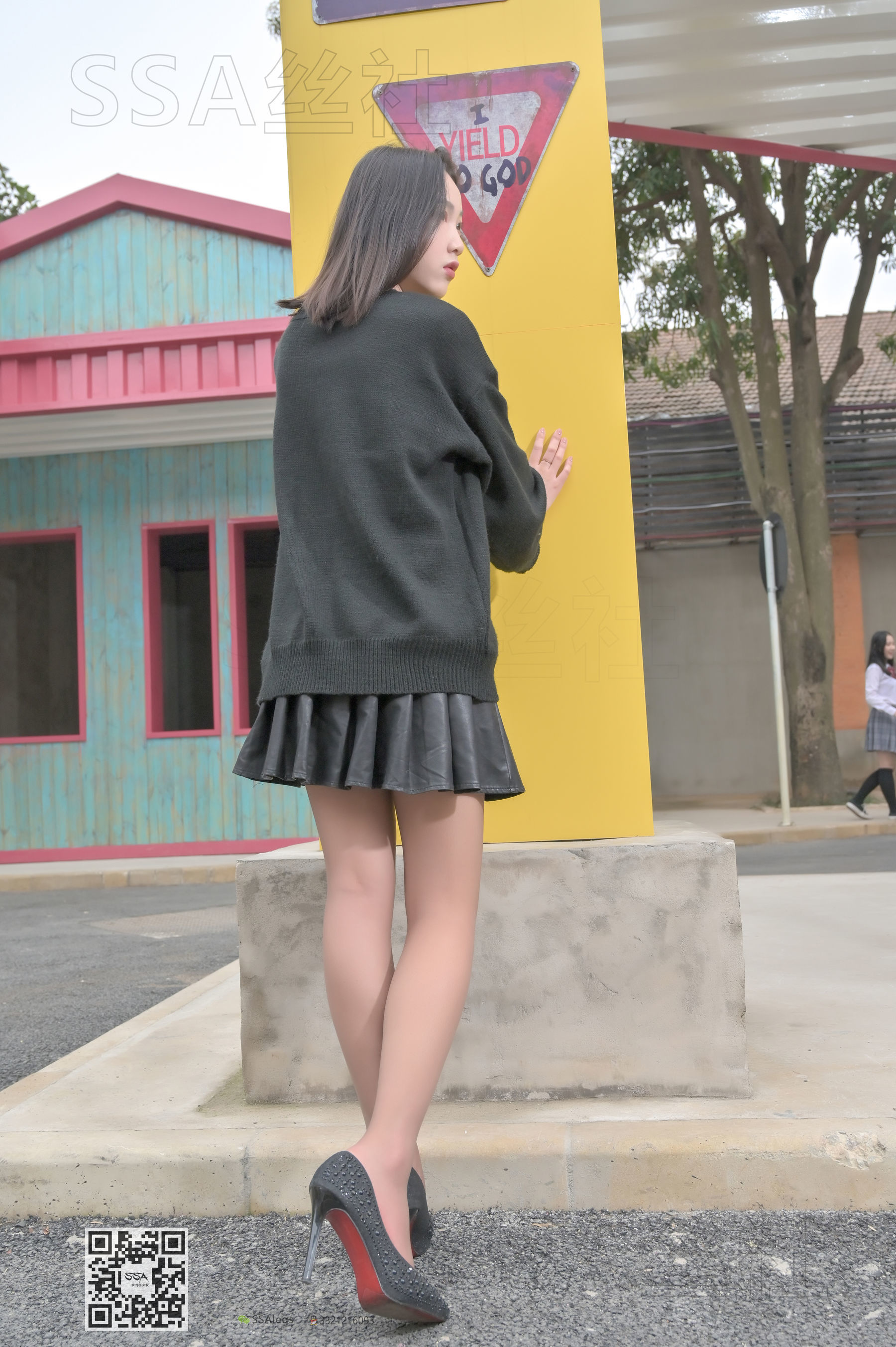 [SSA丝社]超清写真 No.094 腿模大大 街拍灰丝