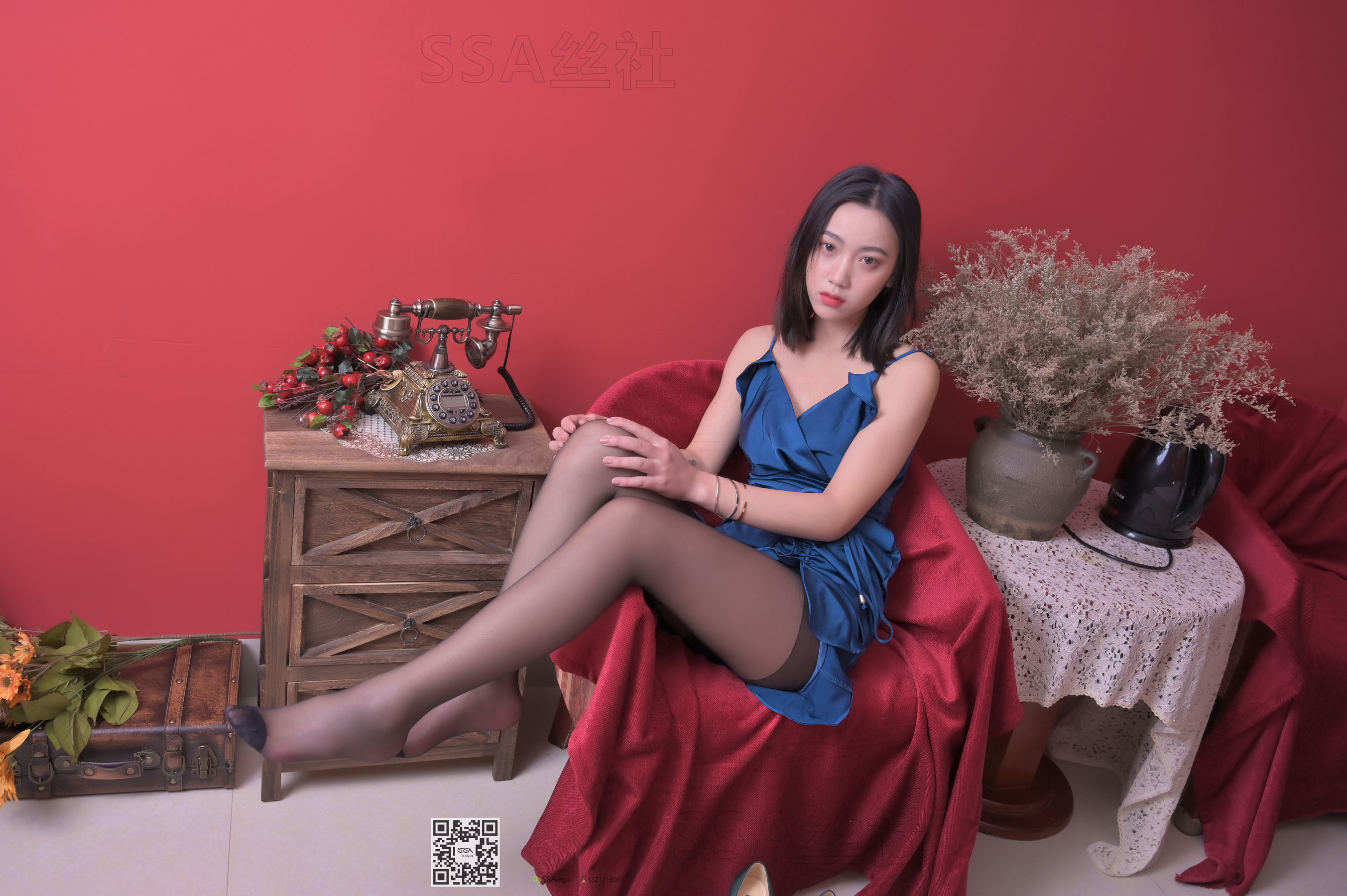 [SSA丝社]超清写真 No.095 大大 欧式复古房间的黑丝腿模