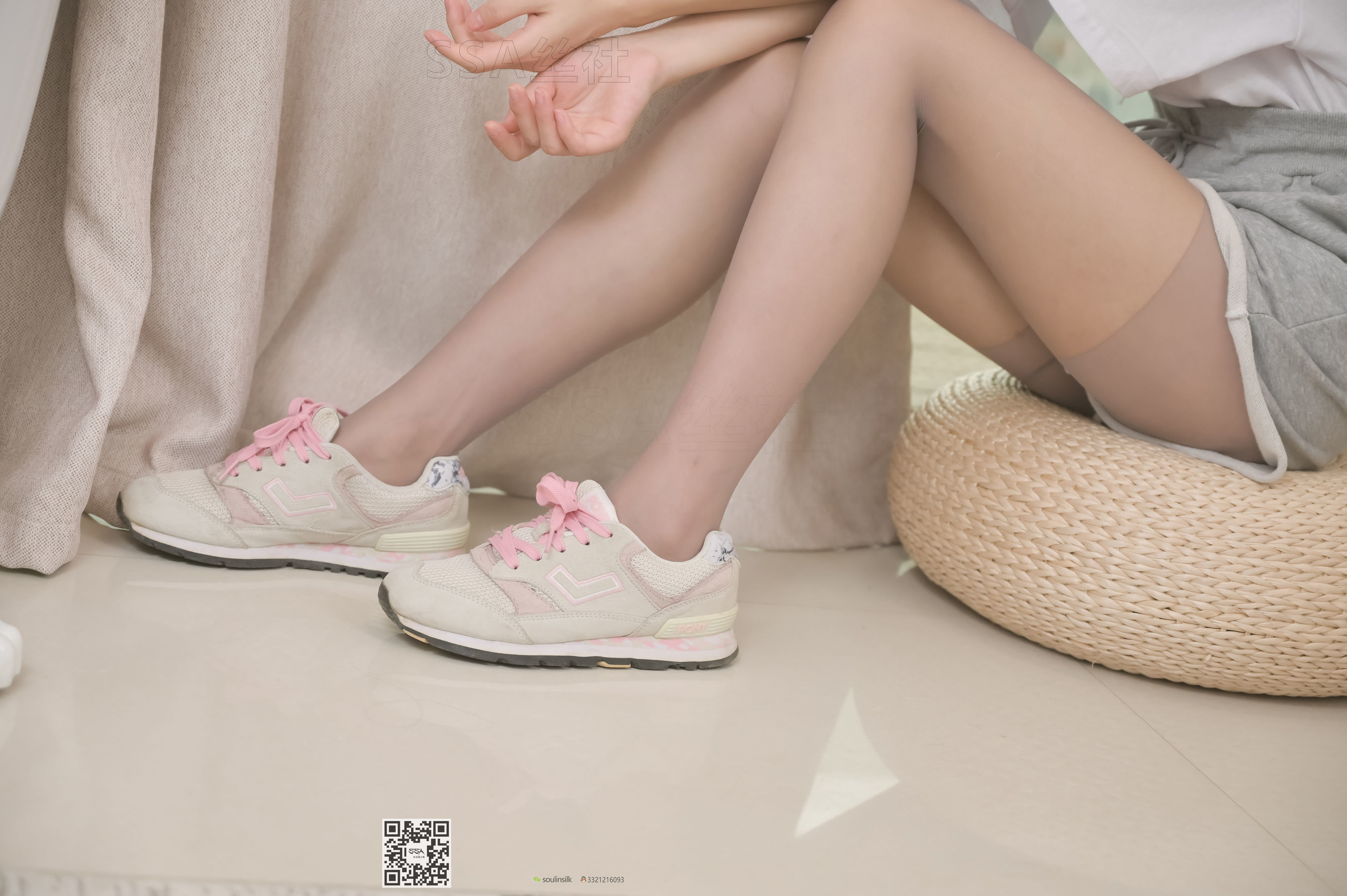 [SSA丝社]超清写真 No.103 腿模君君 每个角度都有不一样的她