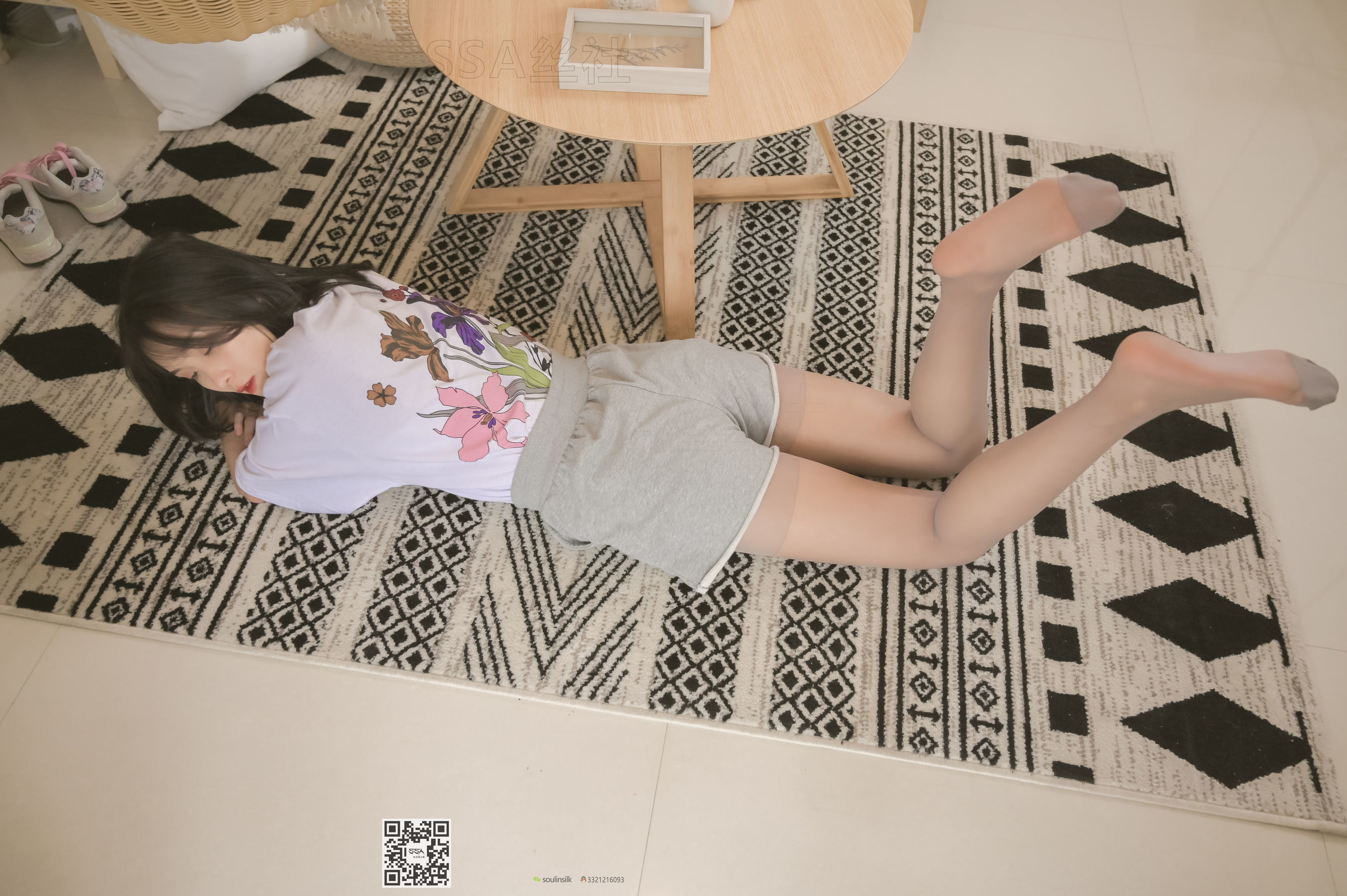 [SSA丝社]超清写真 No.103 腿模君君 每个角度都有不一样的她