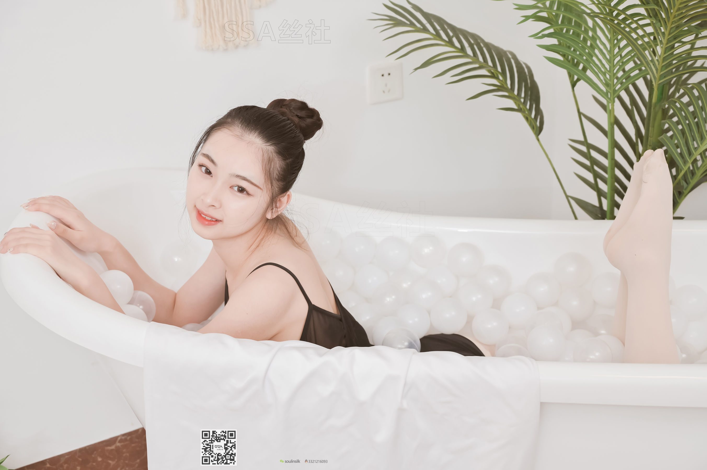 [SSA丝社]超清写真 No.108 腿模文娟 劈个叉都是爱你的形状