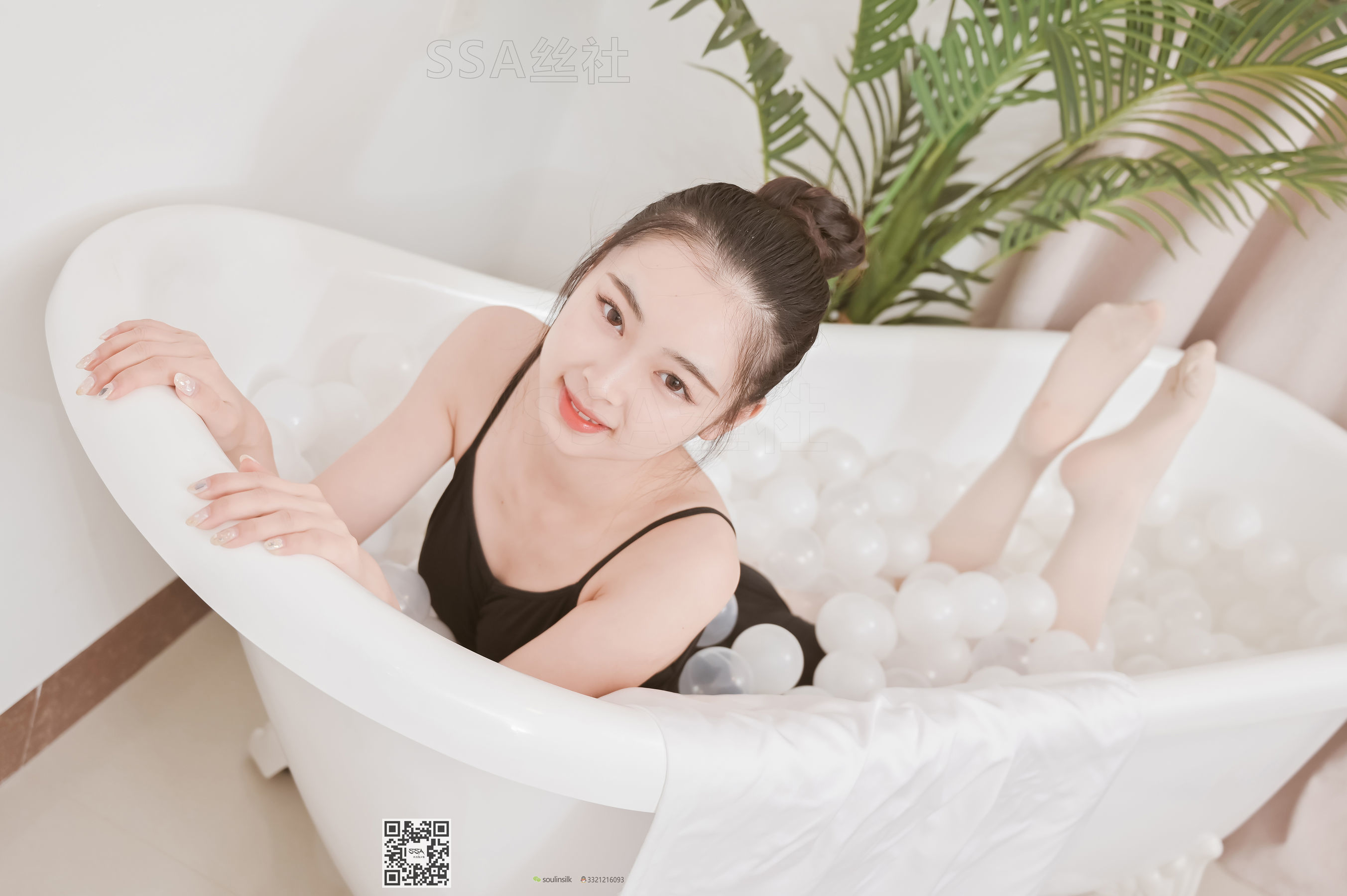 [SSA丝社]超清写真 No.108 腿模文娟 劈个叉都是爱你的形状