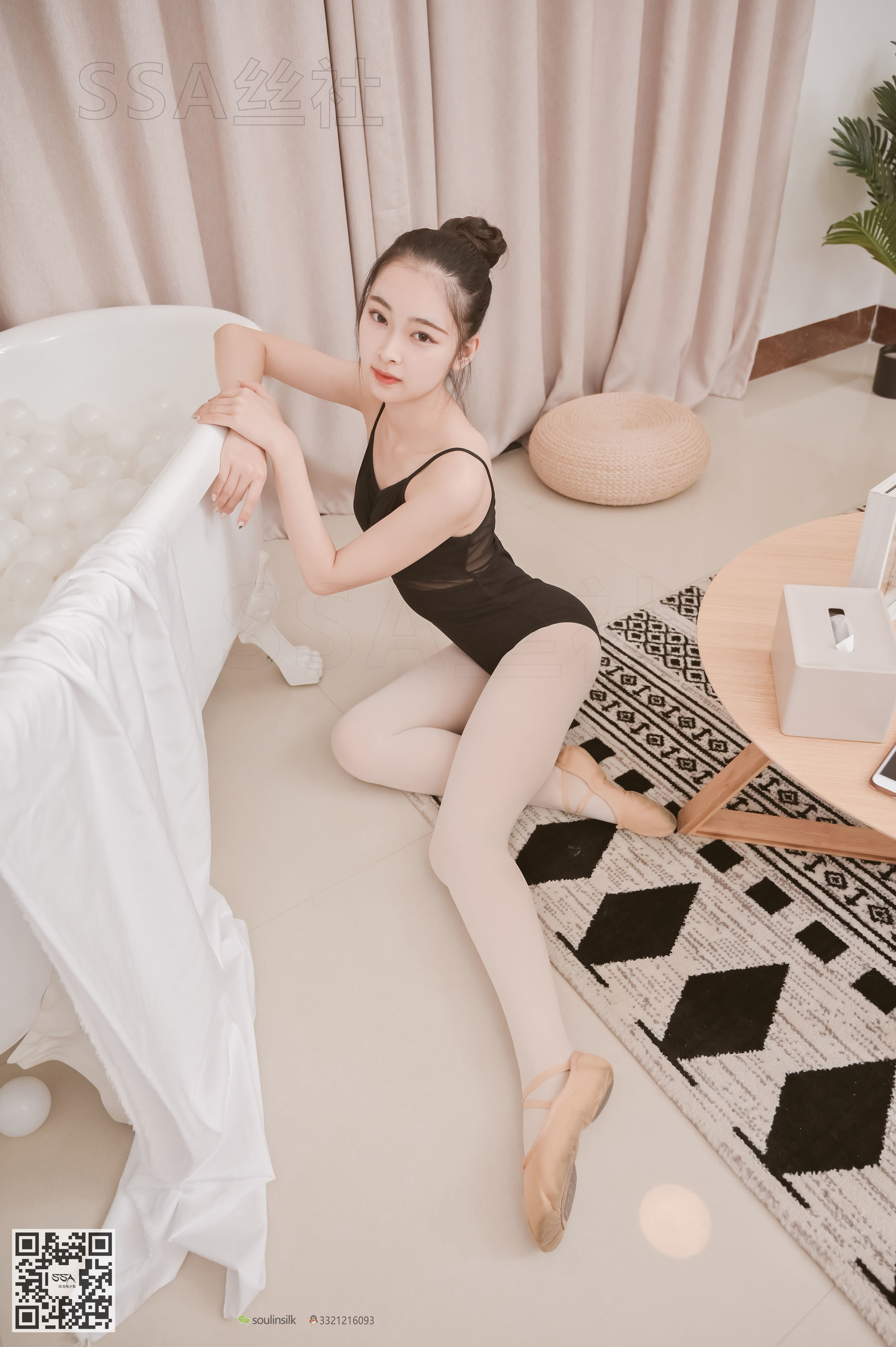 [SSA丝社]超清写真 No.108 腿模文娟 劈个叉都是爱你的形状