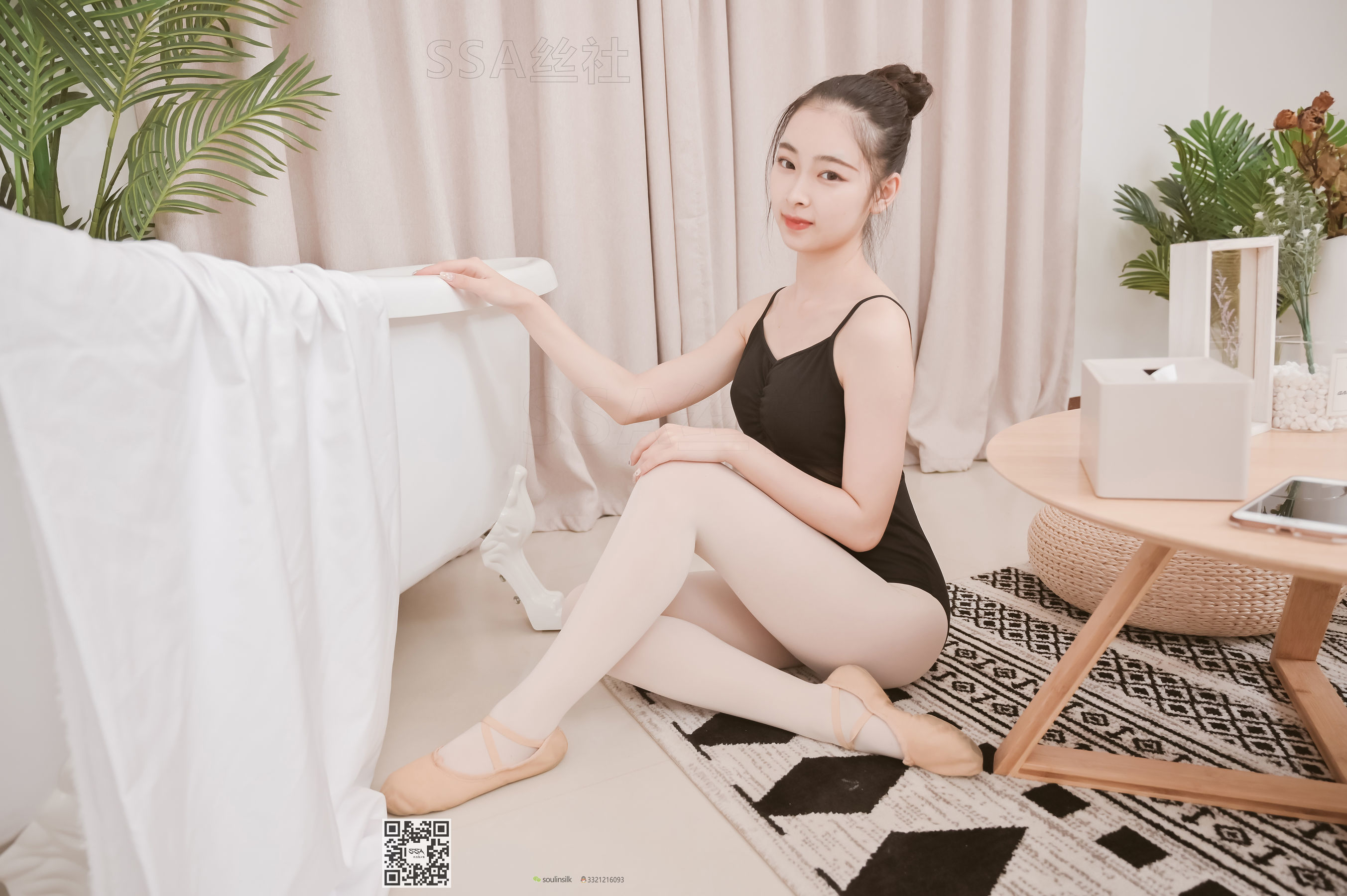 [SSA丝社]超清写真 No.108 腿模文娟 劈个叉都是爱你的形状