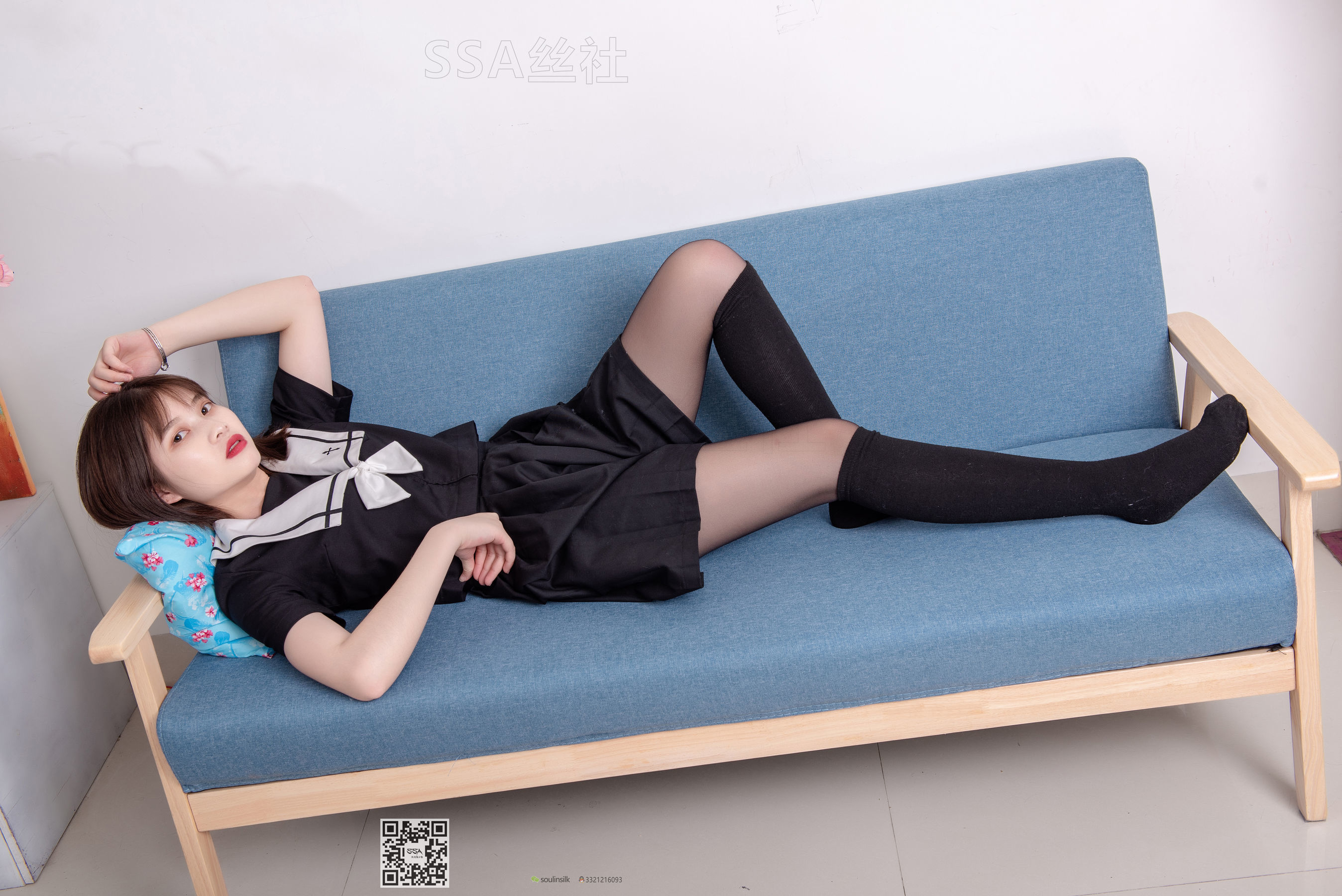[SSA丝社]超清写真 No.113 腿模穗子 教你穿黑色系JK制服