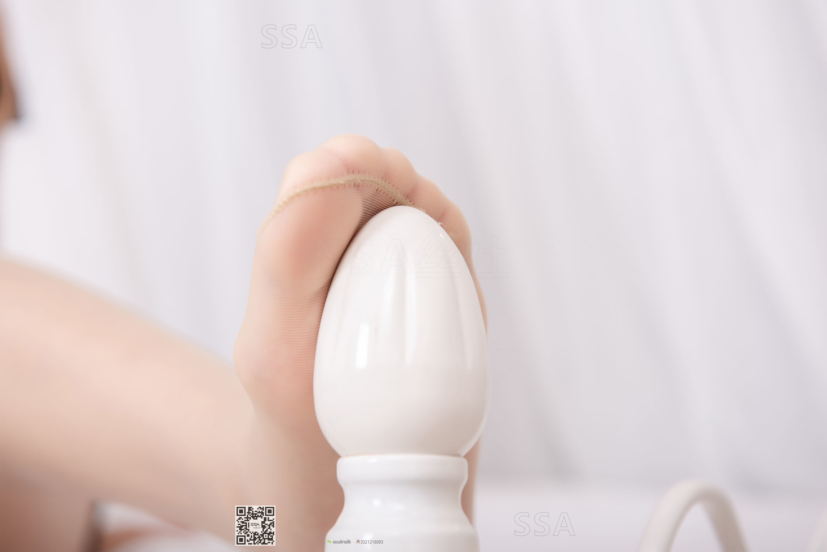 [SSA丝社]超清写真 No.168 蓉蓉 黑色连衣裙肉丝裸足