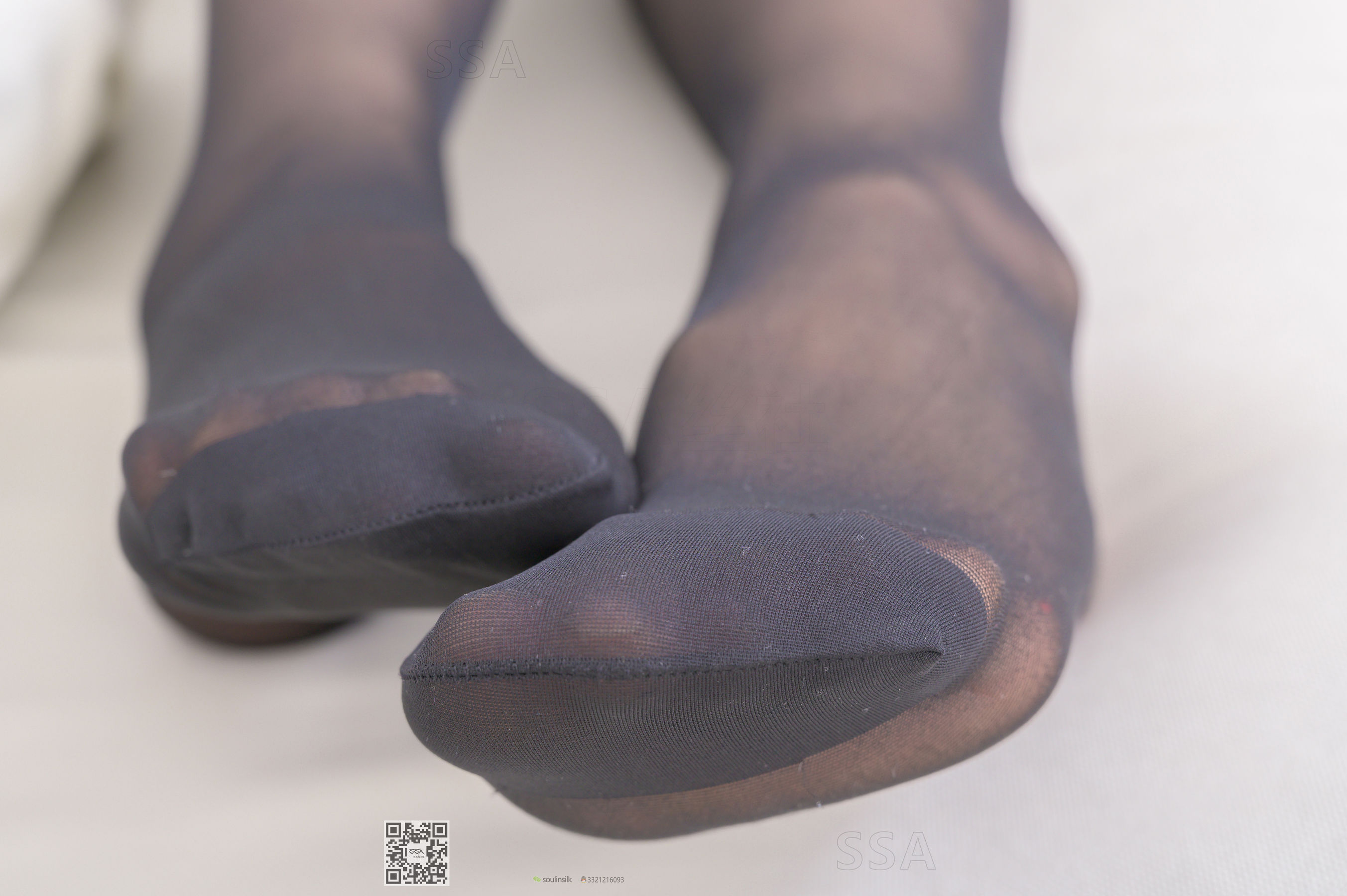[SSA丝社]超清写真 No.241 高挑美女雯雯 时尚小红裙