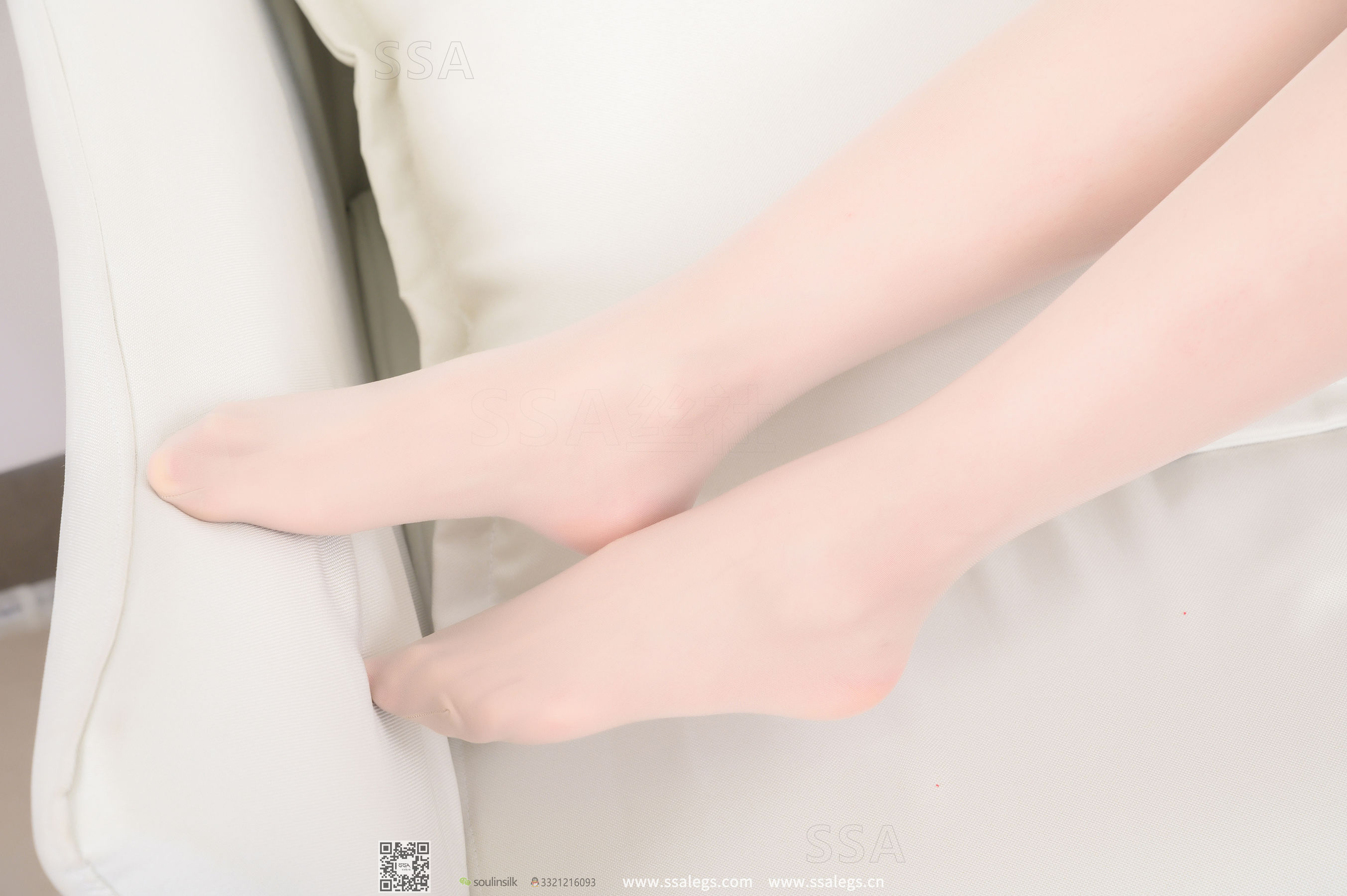 [SSA丝社]超清写真 No.258 君君 透明高跟鞋里的足
