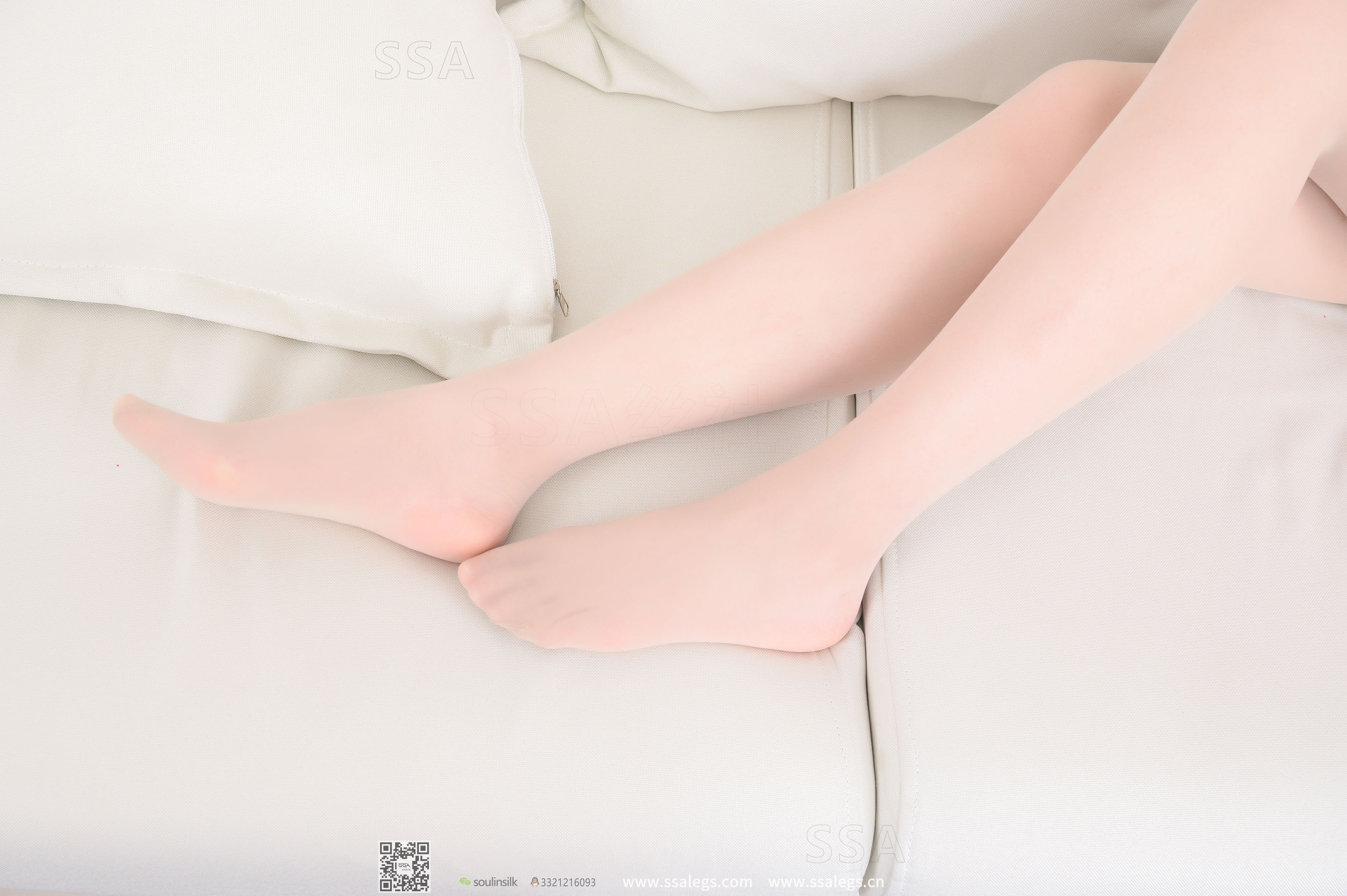 [SSA丝社]超清写真 No.258 君君 透明高跟鞋里的足