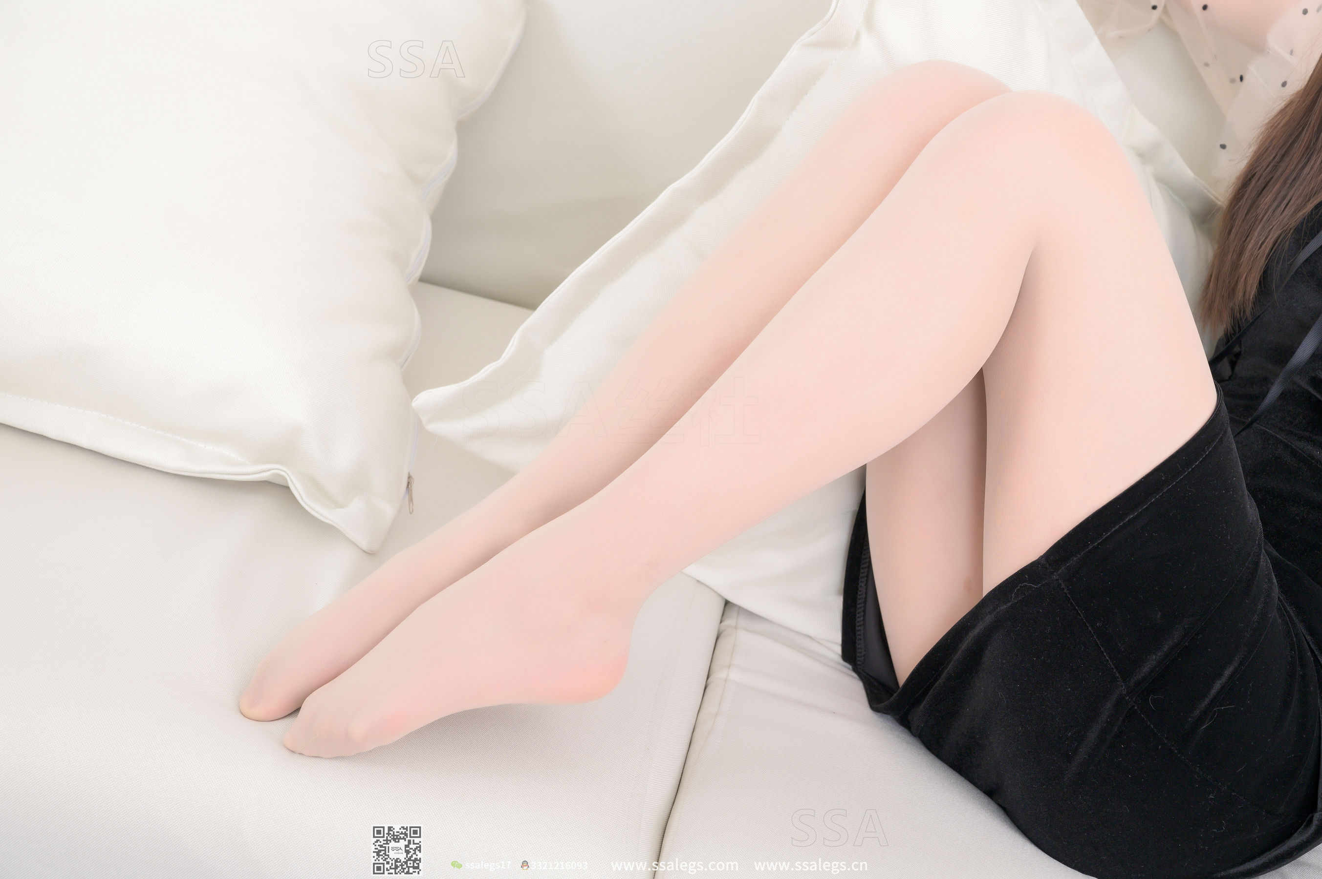 [SSA丝社]超清写真 No.270 君君 丝袜体验师上身试穿水晶鞋