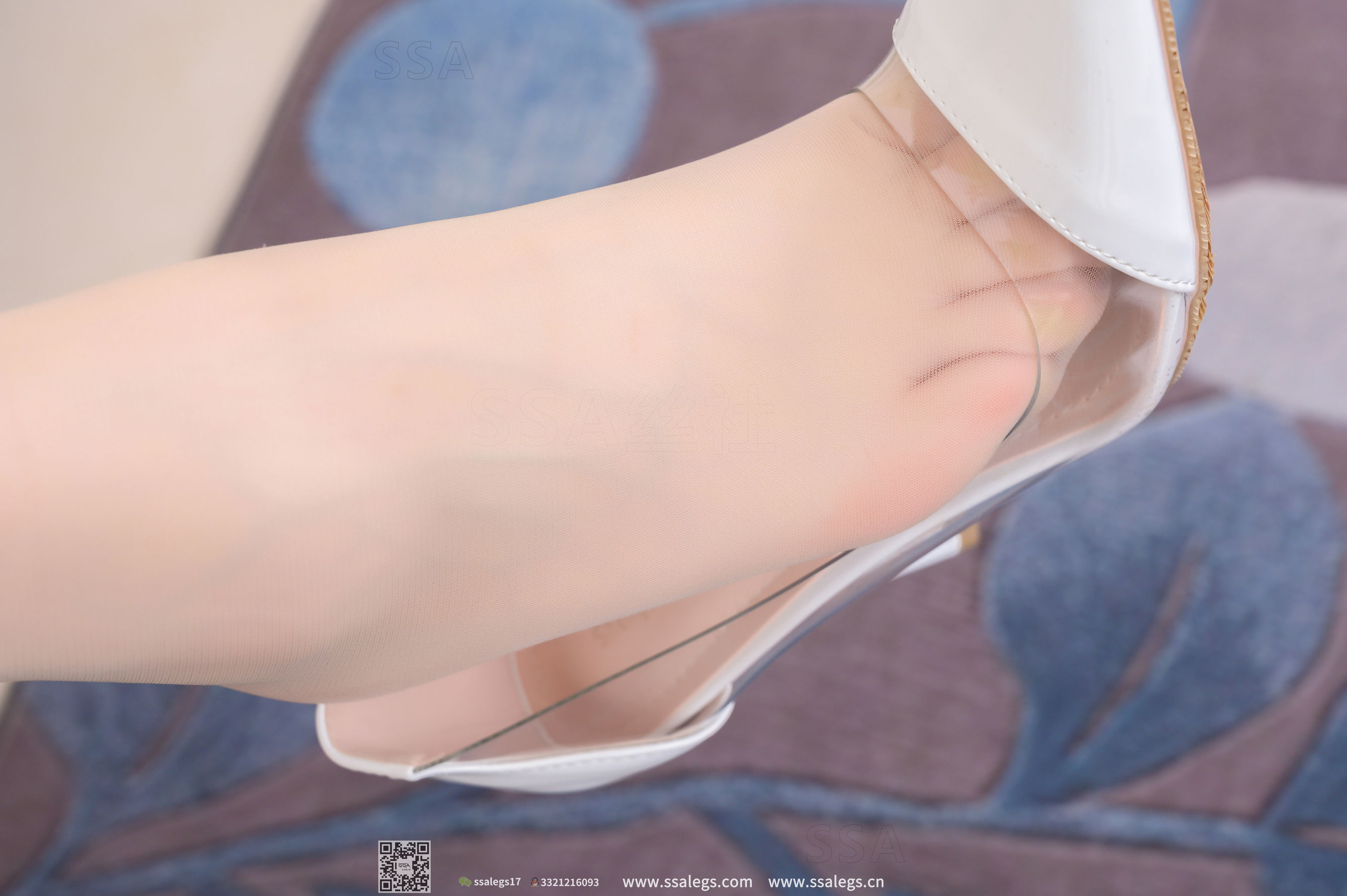 [SSA丝社]超清写真 No.296 蜜桃 笑容治愈系少女的肉丝袜毛衣裙(上)