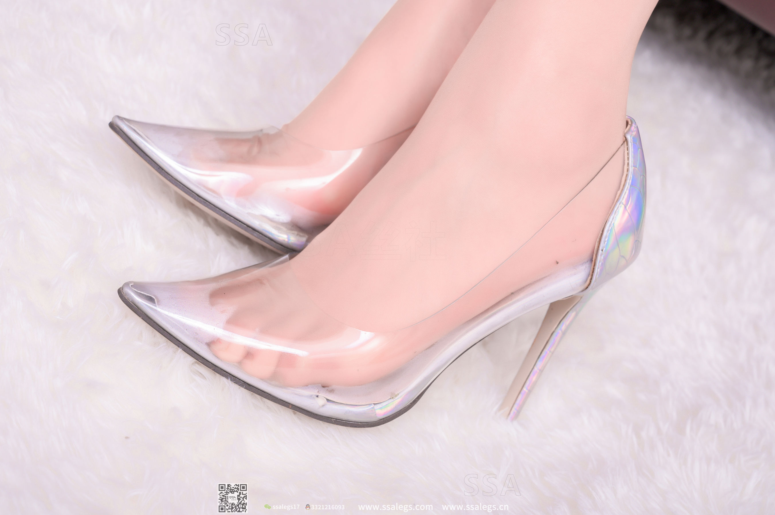[SSA丝社]超清写真 No.310 素素 夕阳下的红裙美女丝袜美腿(上)