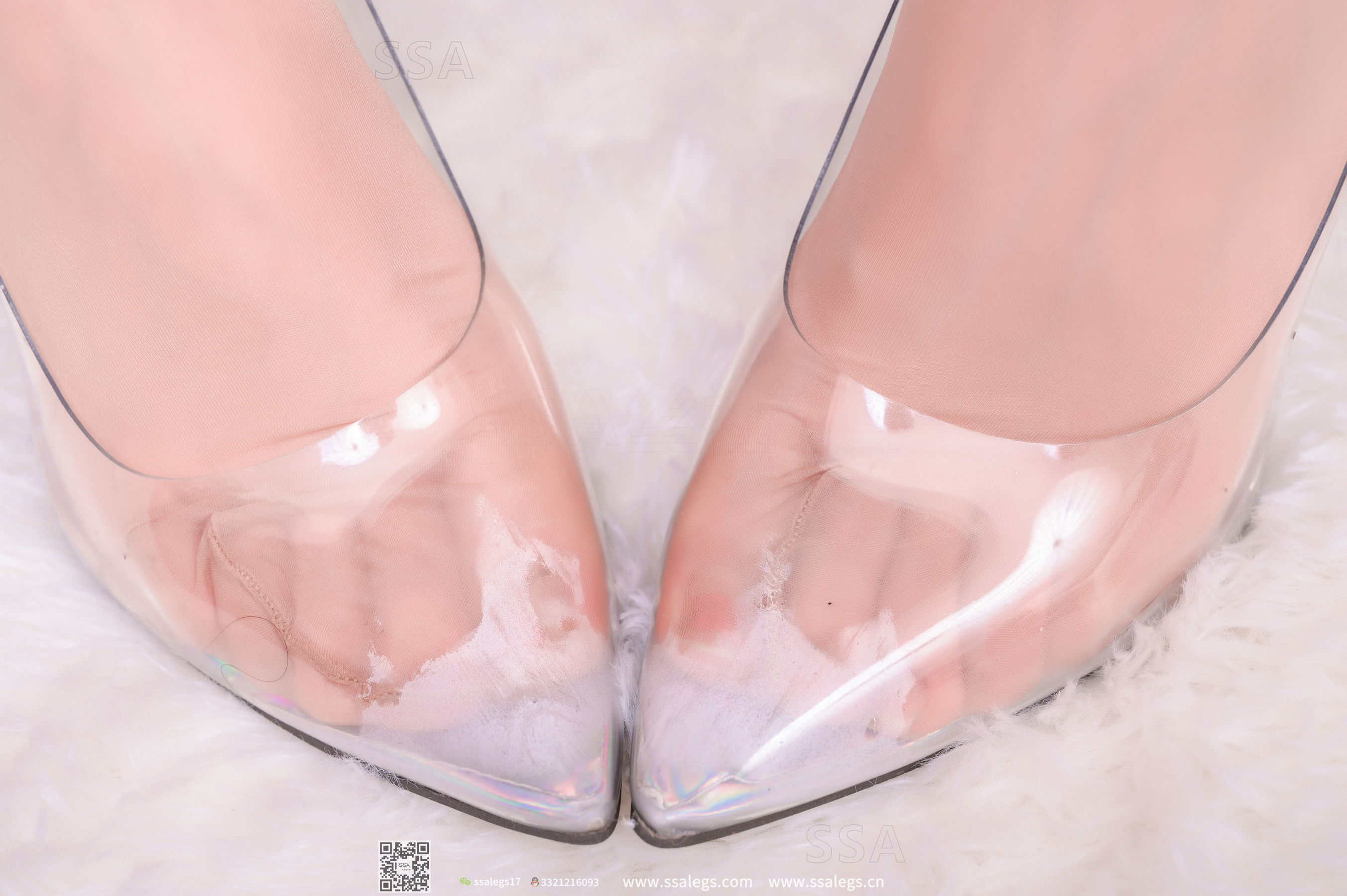 [SSA丝社]超清写真 No.310 素素 夕阳下的红裙美女丝袜美腿(上)