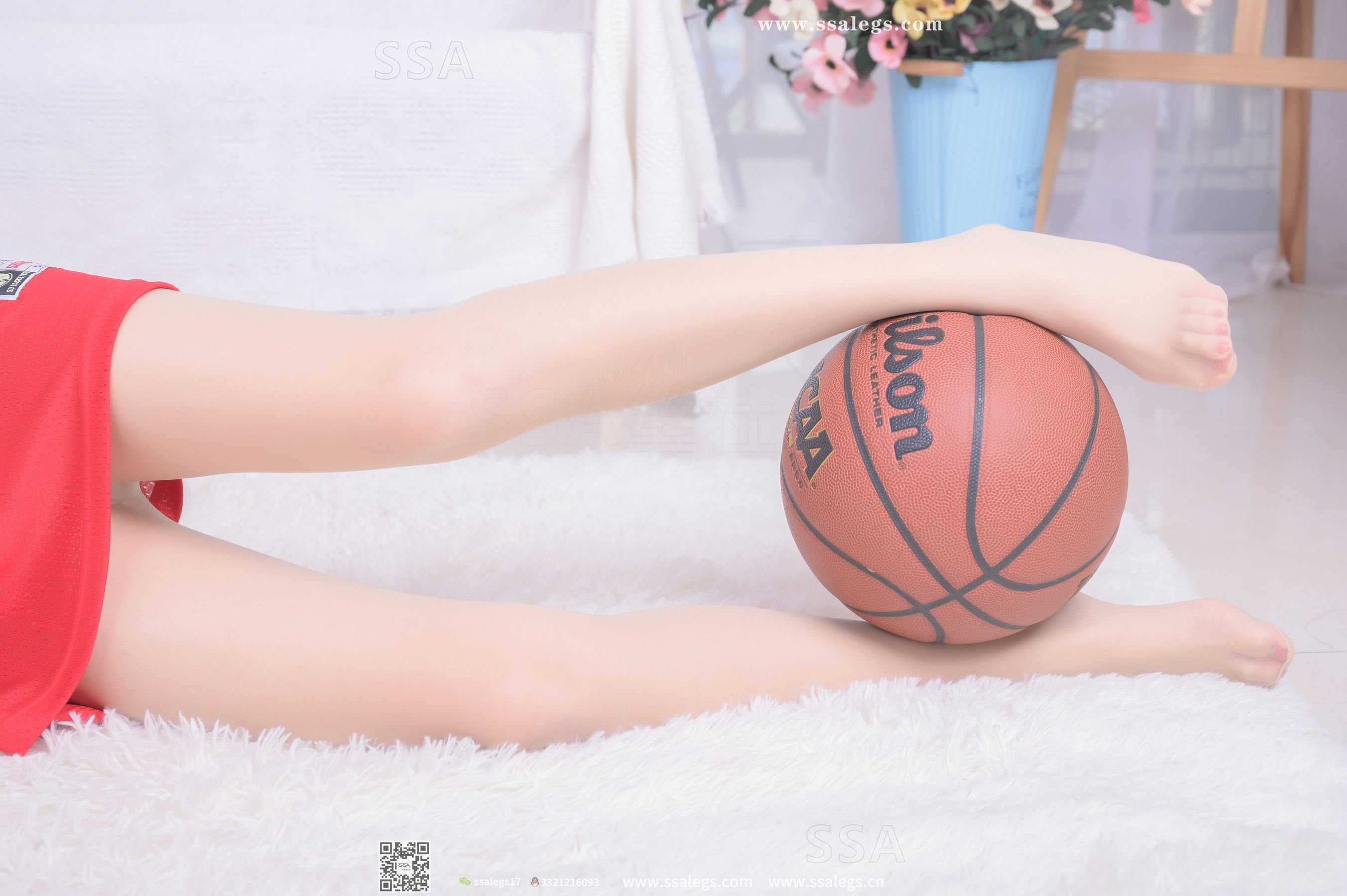 [SSA丝社]超清写真 No.325 素素 小姐姐放假在家穿丝袜陪你玩篮球(下)