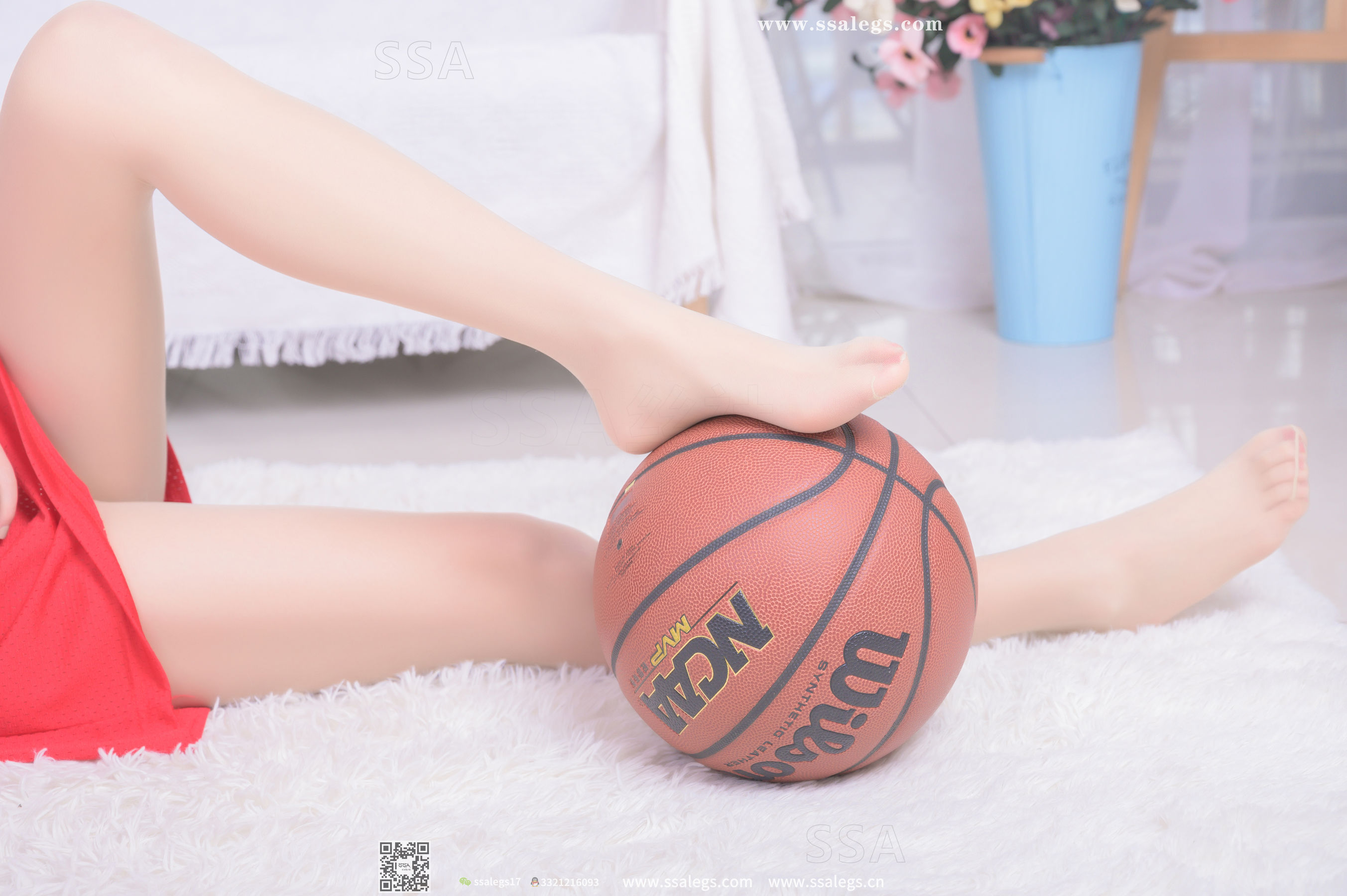 [SSA丝社]超清写真 No.325 素素 小姐姐放假在家穿丝袜陪你玩篮球(下)