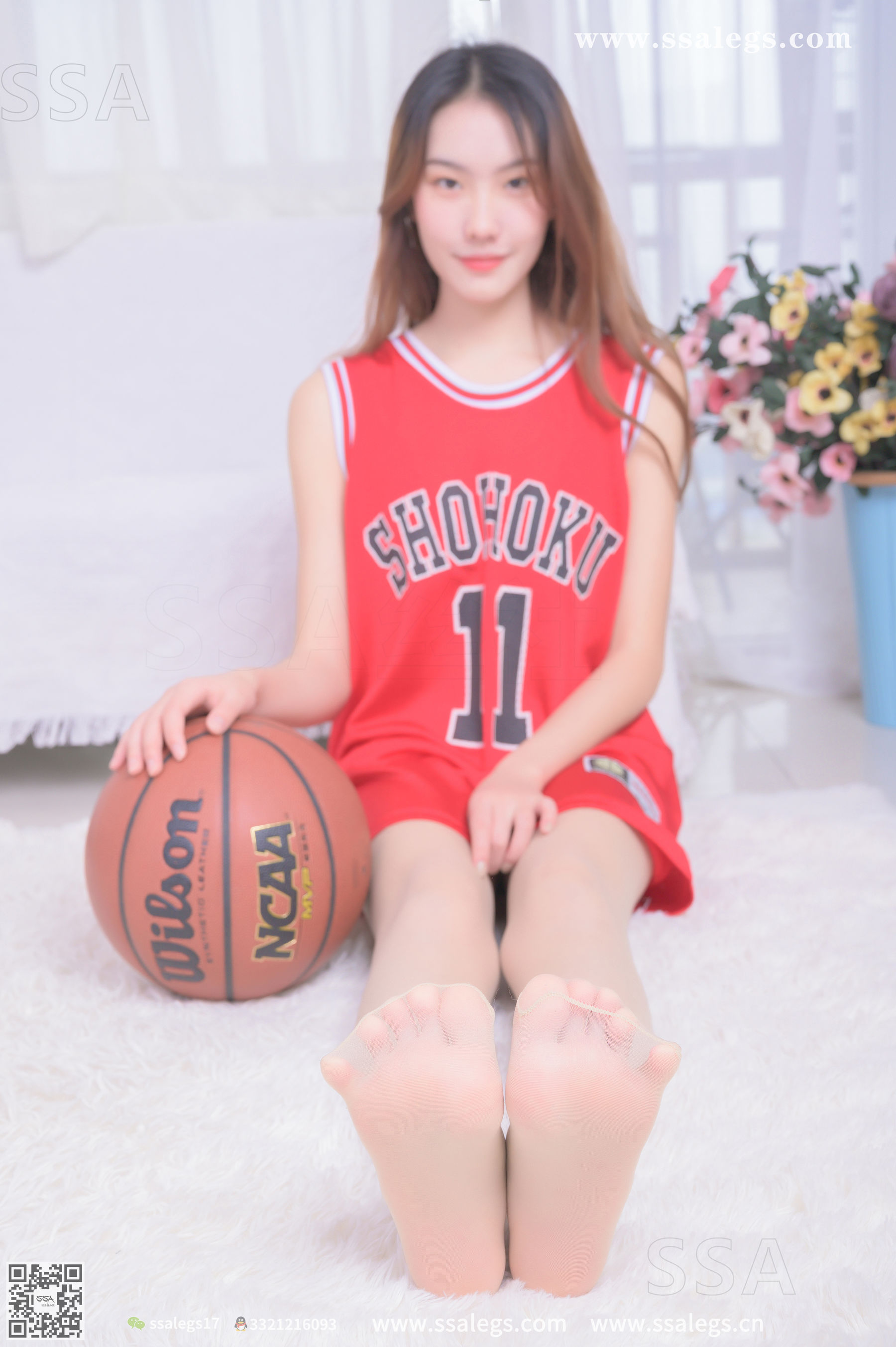 [SSA丝社]超清写真 No.325 素素 小姐姐放假在家穿丝袜陪你玩篮球(下)