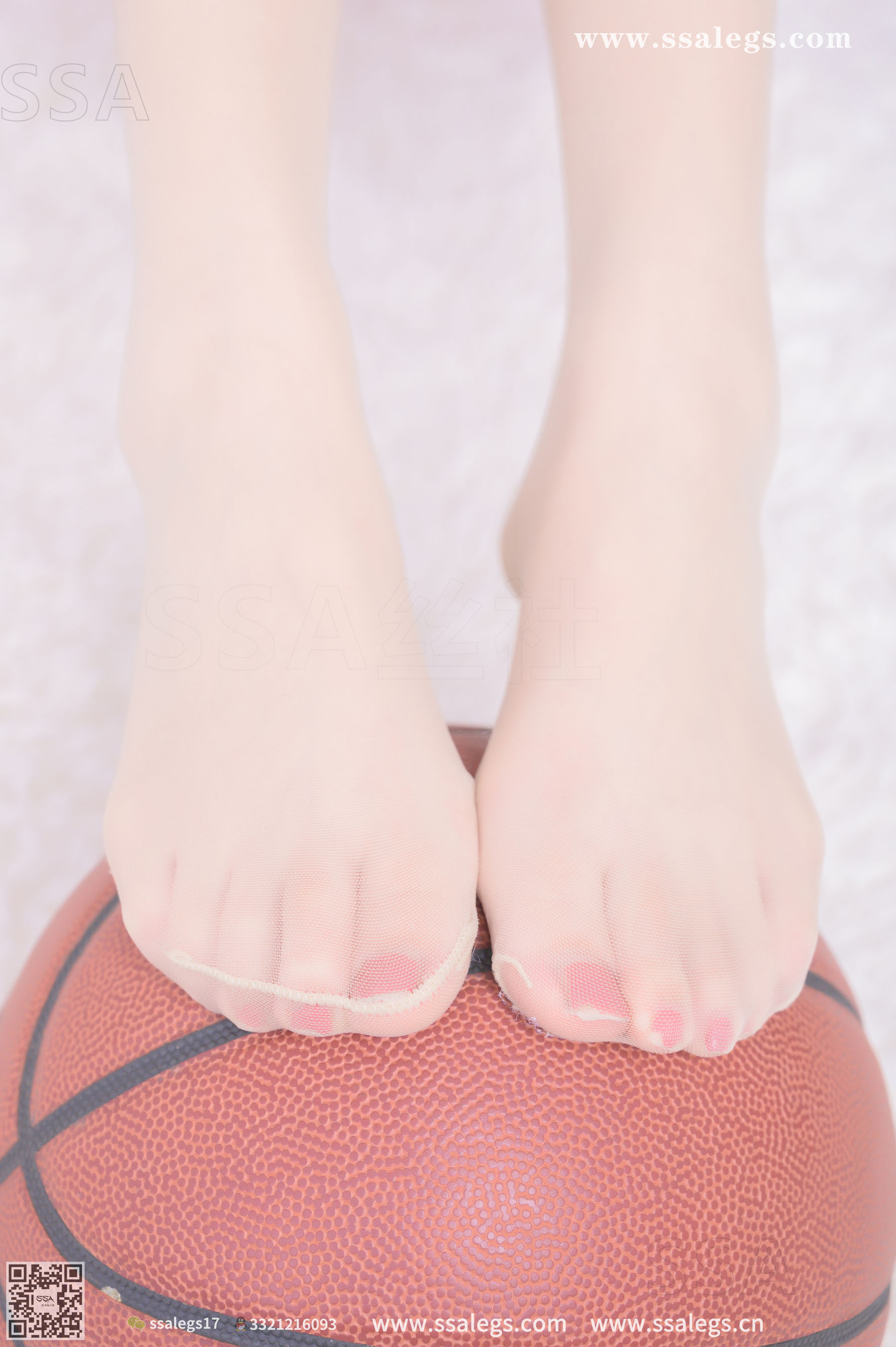 [SSA丝社]超清写真 No.325 素素 小姐姐放假在家穿丝袜陪你玩篮球(下)