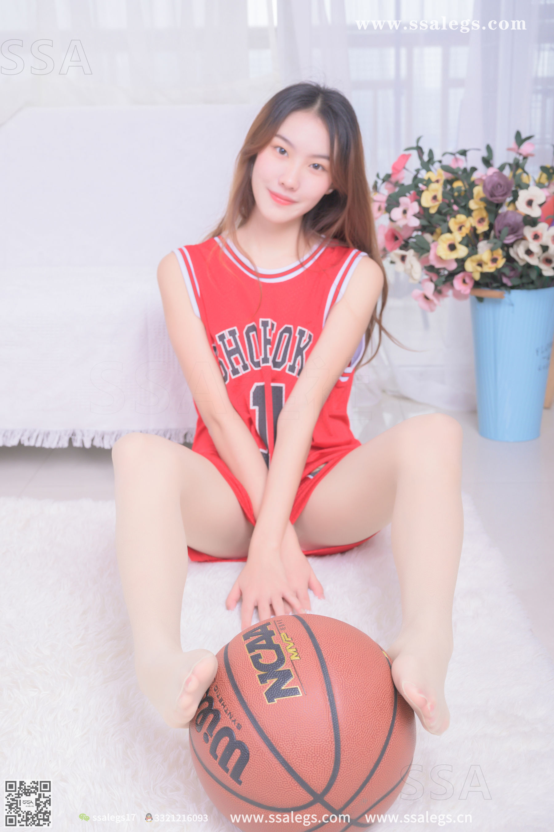 [SSA丝社]超清写真 No.325 素素 小姐姐放假在家穿丝袜陪你玩篮球(下)