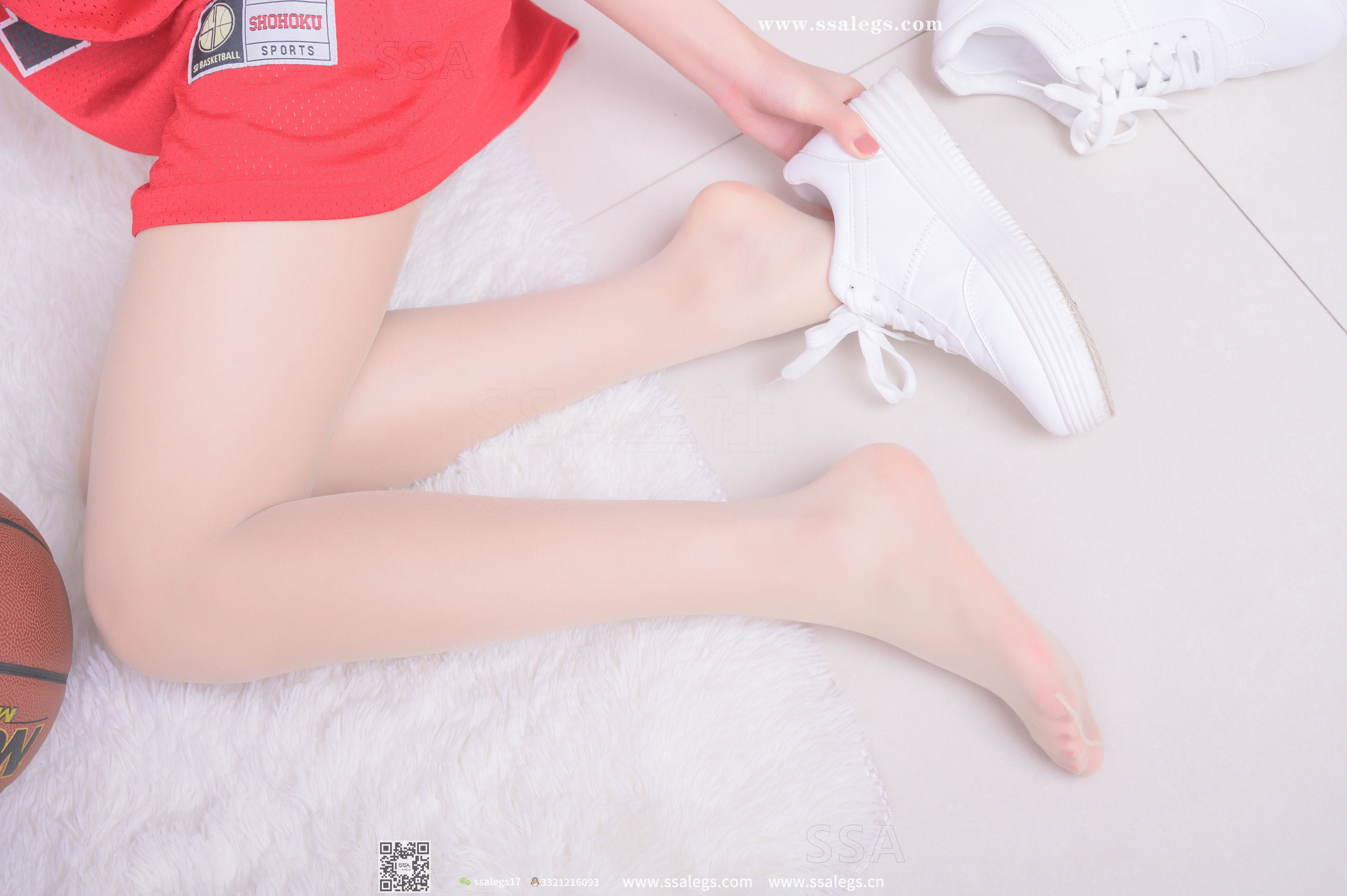 [SSA丝社]超清写真 No.325 素素 小姐姐放假在家穿丝袜陪你玩篮球(下)