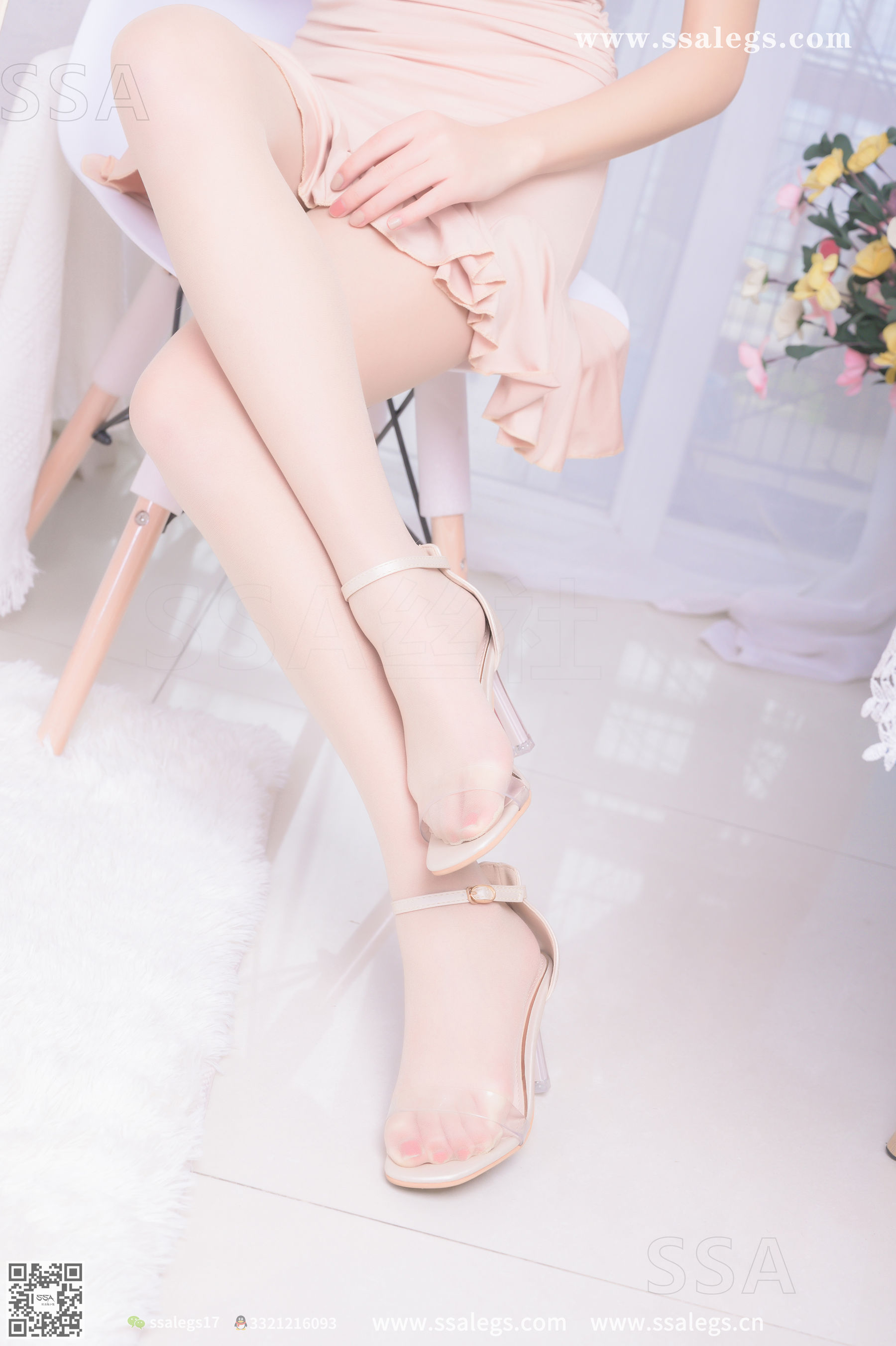 [SSA丝社]超清写真 No.340 素素 画师少女的透明高跟鞋肉丝袜(上)