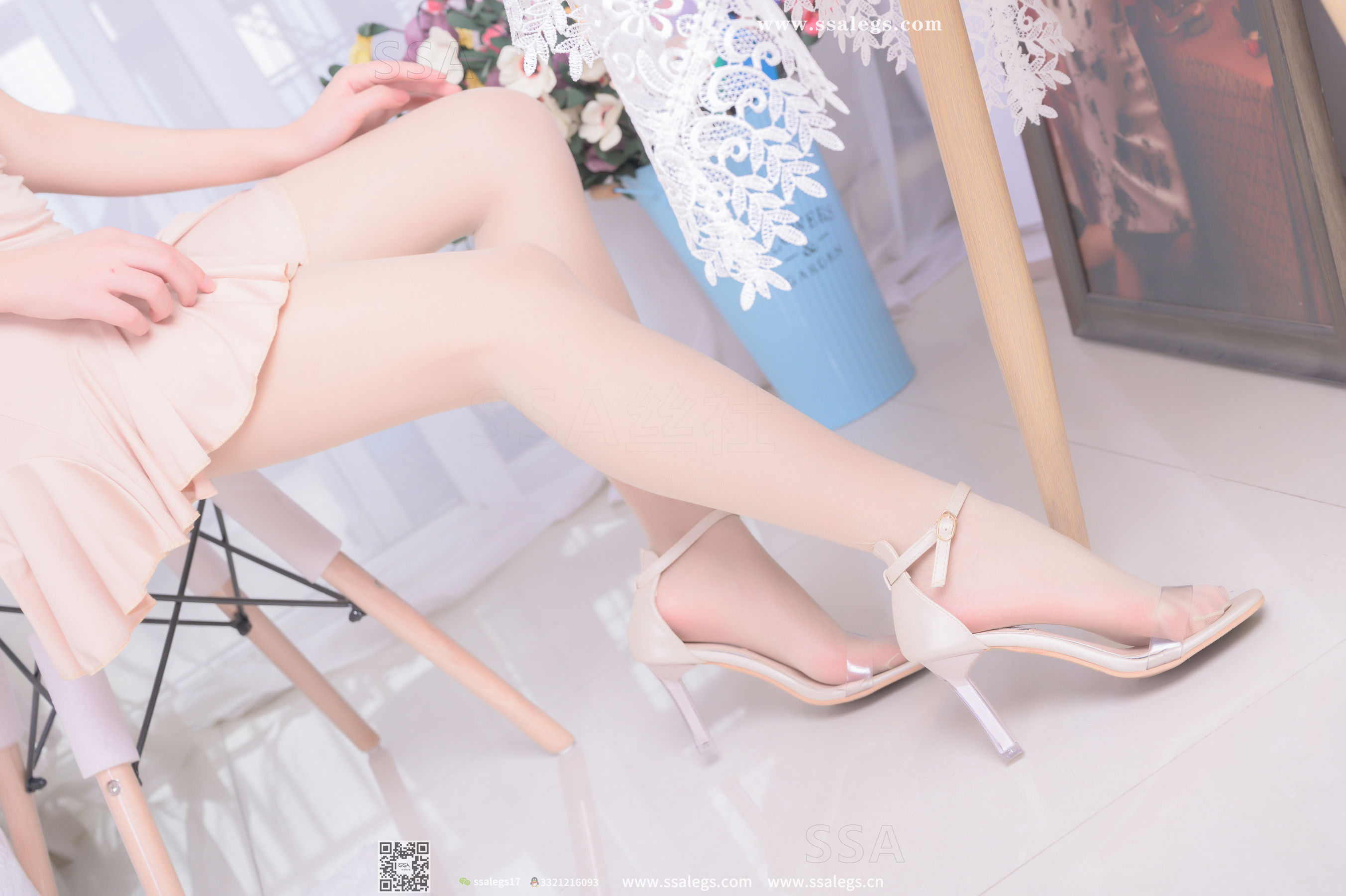 [SSA丝社]超清写真 No.340 素素 画师少女的透明高跟鞋肉丝袜(上)