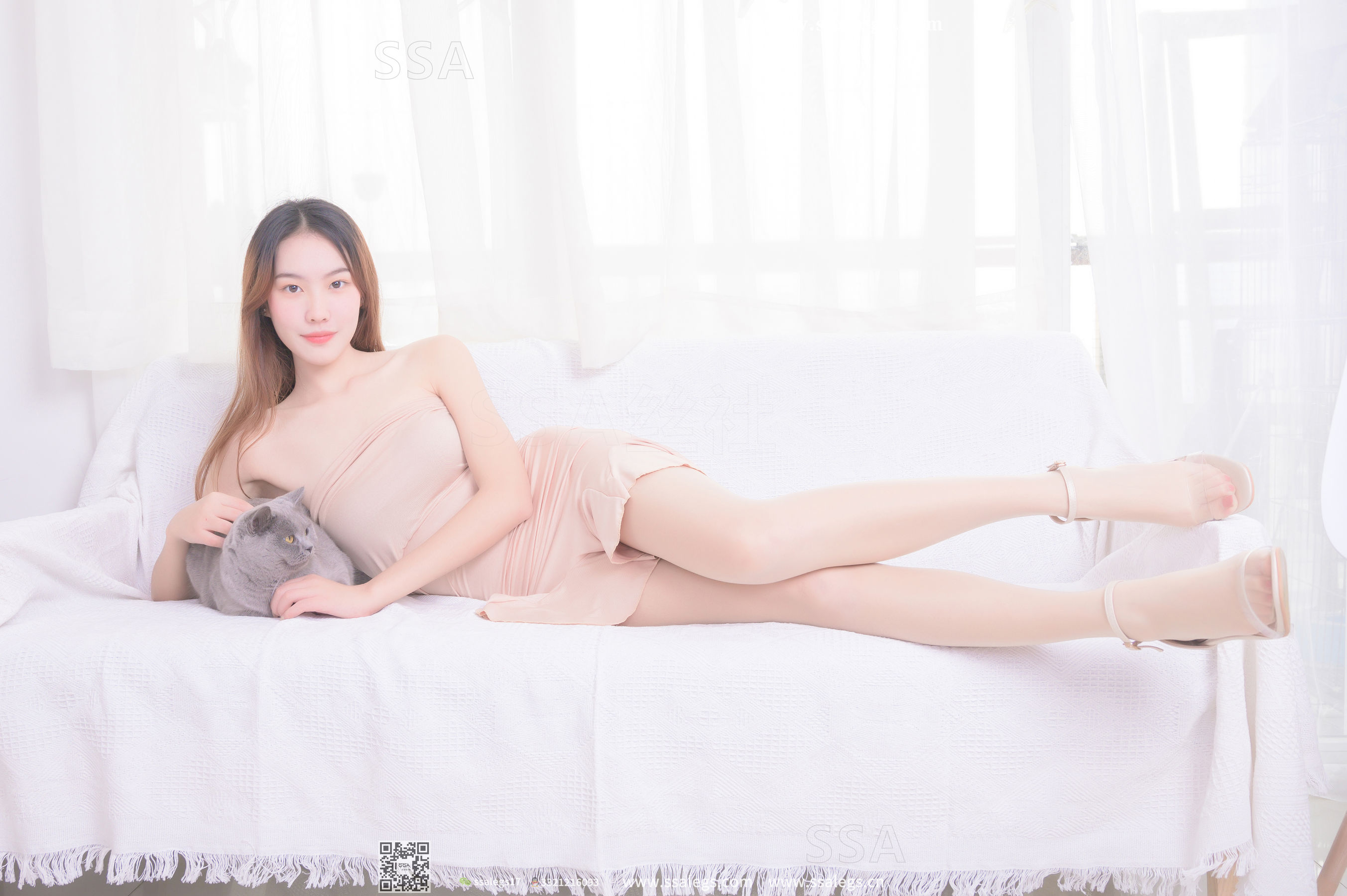[SSA丝社]超清写真 No.340 素素 画师少女的透明高跟鞋肉丝袜(上)