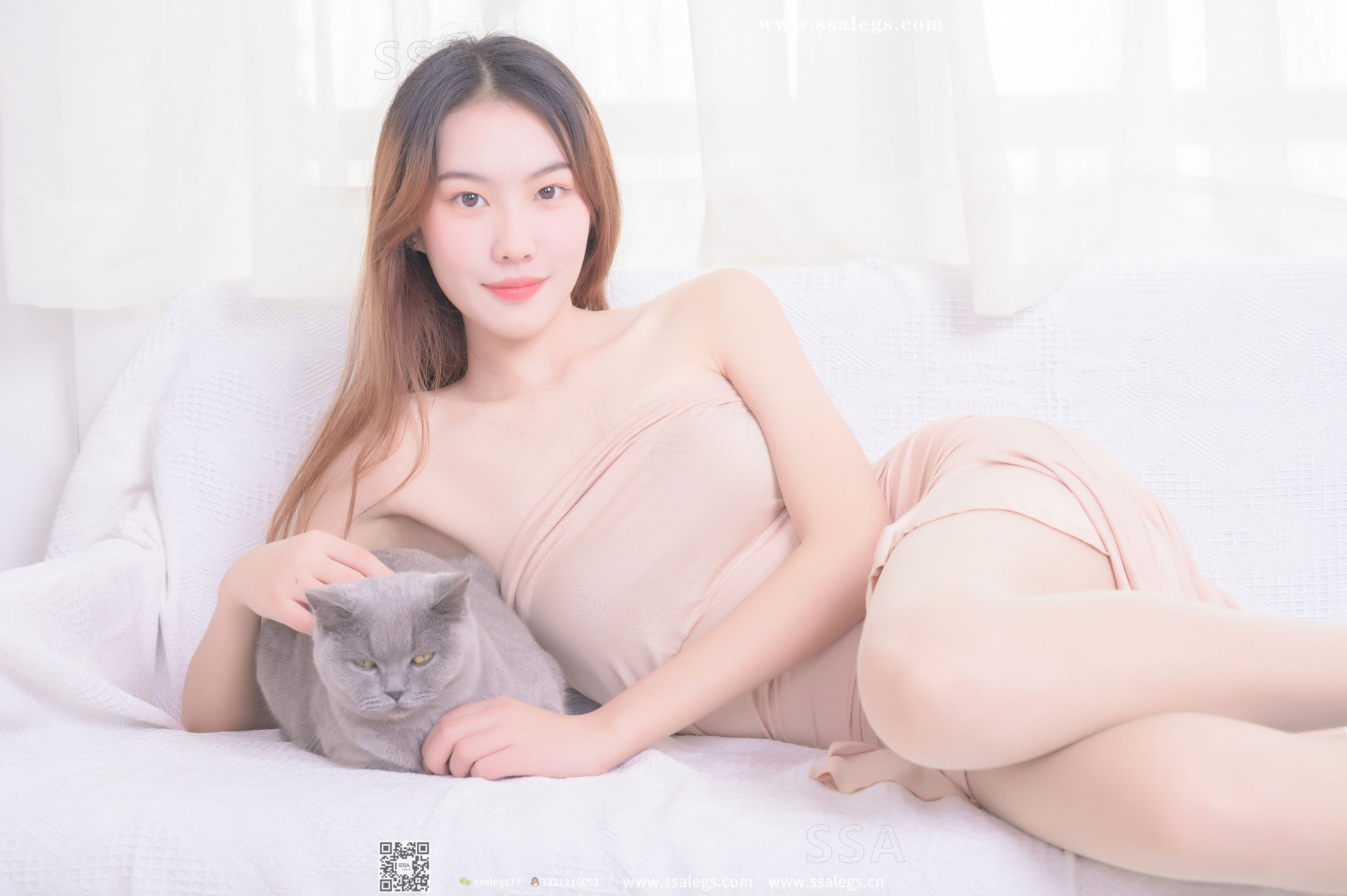 [SSA丝社]超清写真 No.340 素素 画师少女的透明高跟鞋肉丝袜(上)