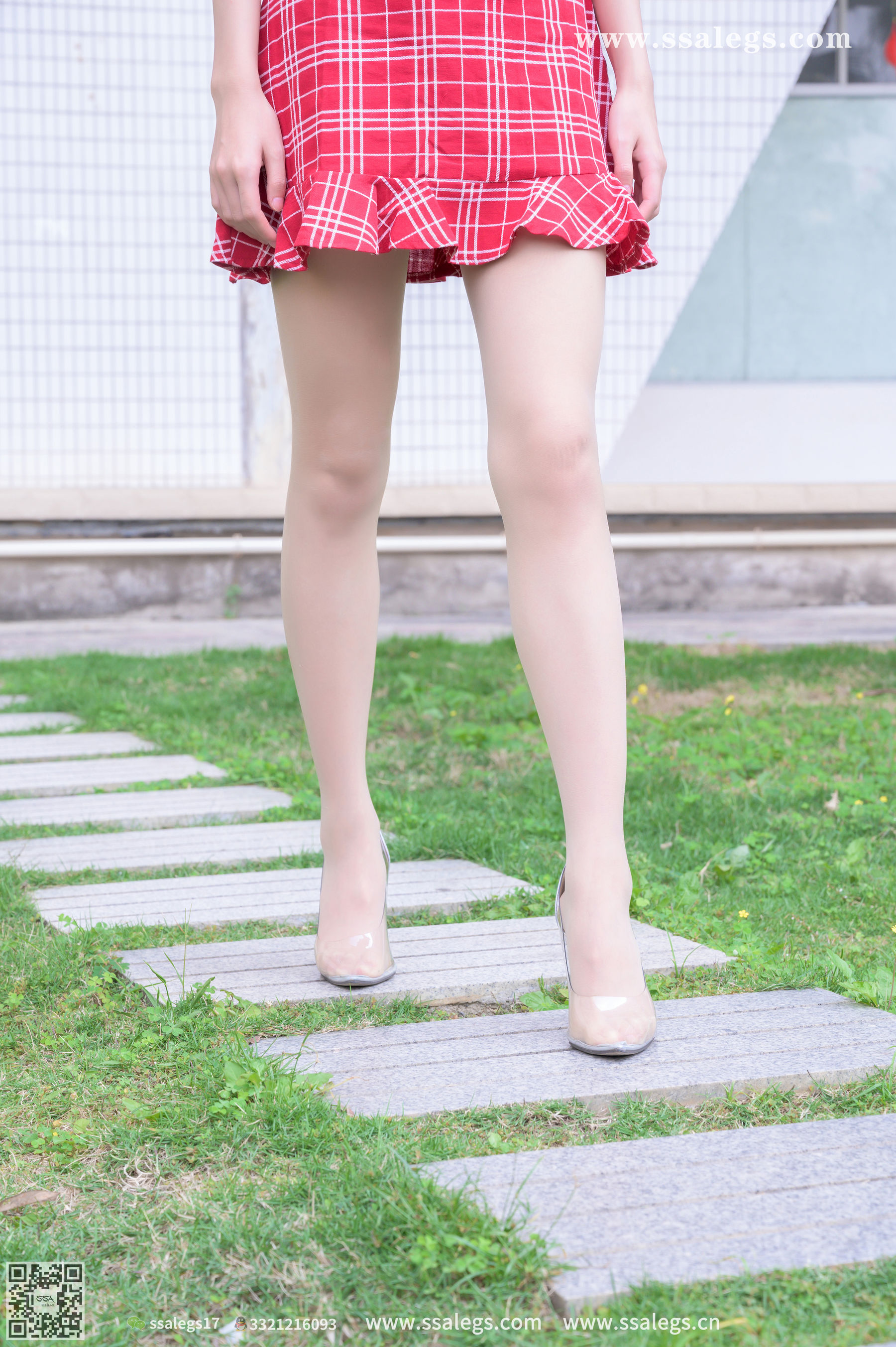 [SSA丝社]超清写真 No.379 君君 小区花园的靓丽风景线